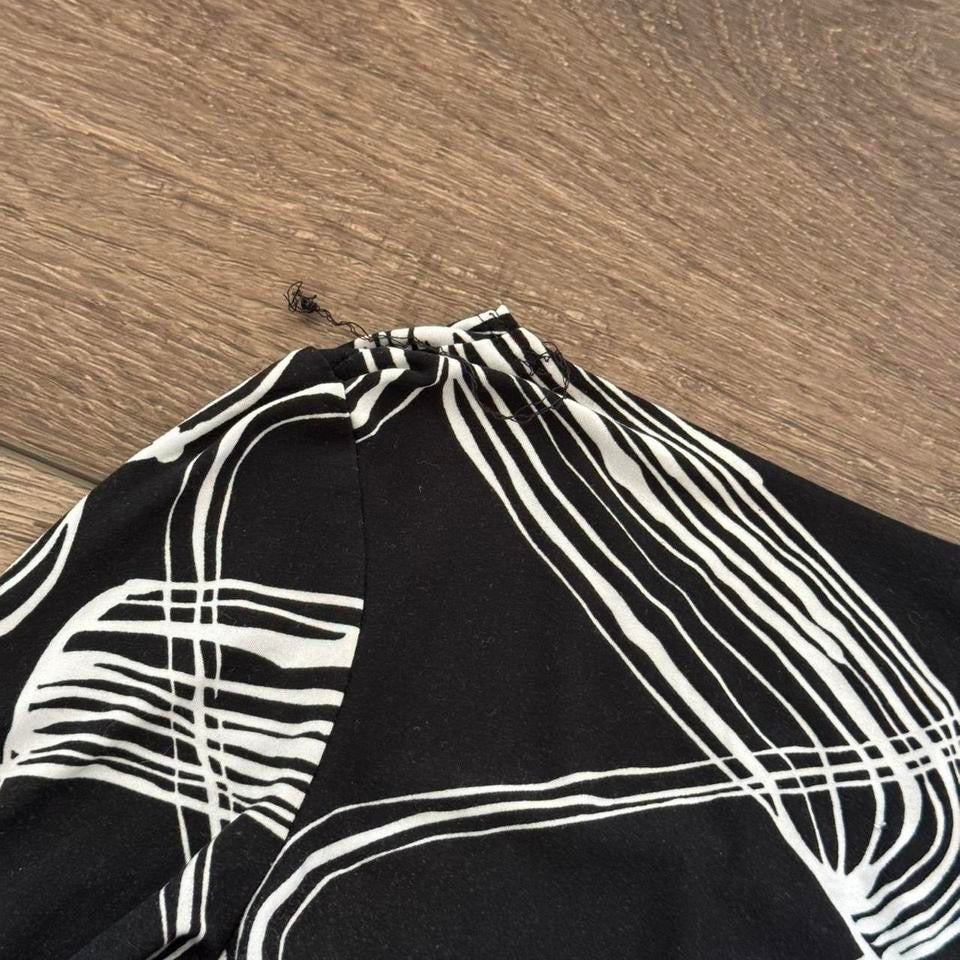 Black & White ‘PS’ Soft Long Sleeve Flowy Sleeve Blouse