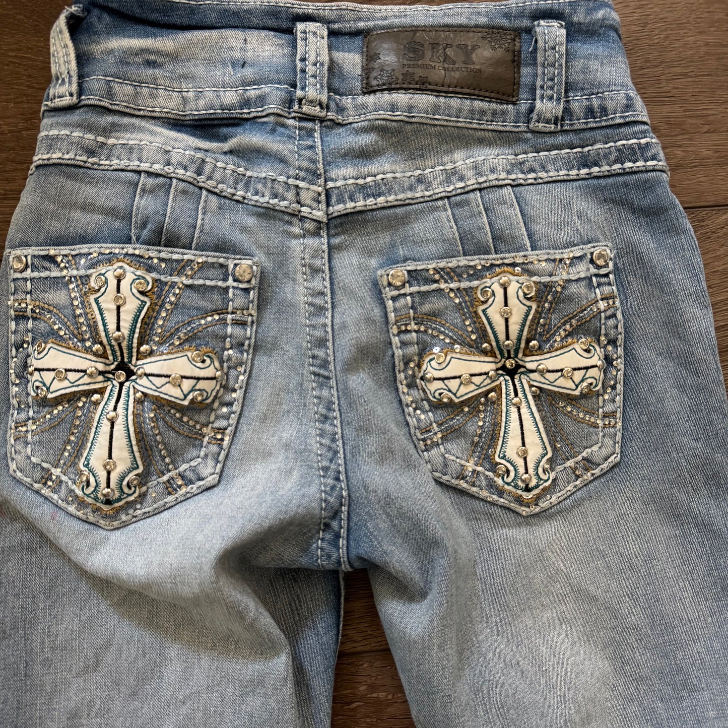 Light Washed ‘SKY’ High Rise Cross Rhinestone Straight Jeans