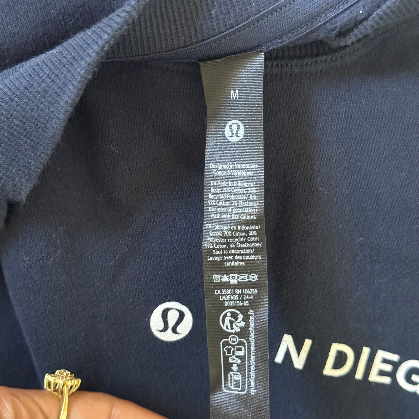 navy blue lululemon san diego long sleeve sweater (M/XL)