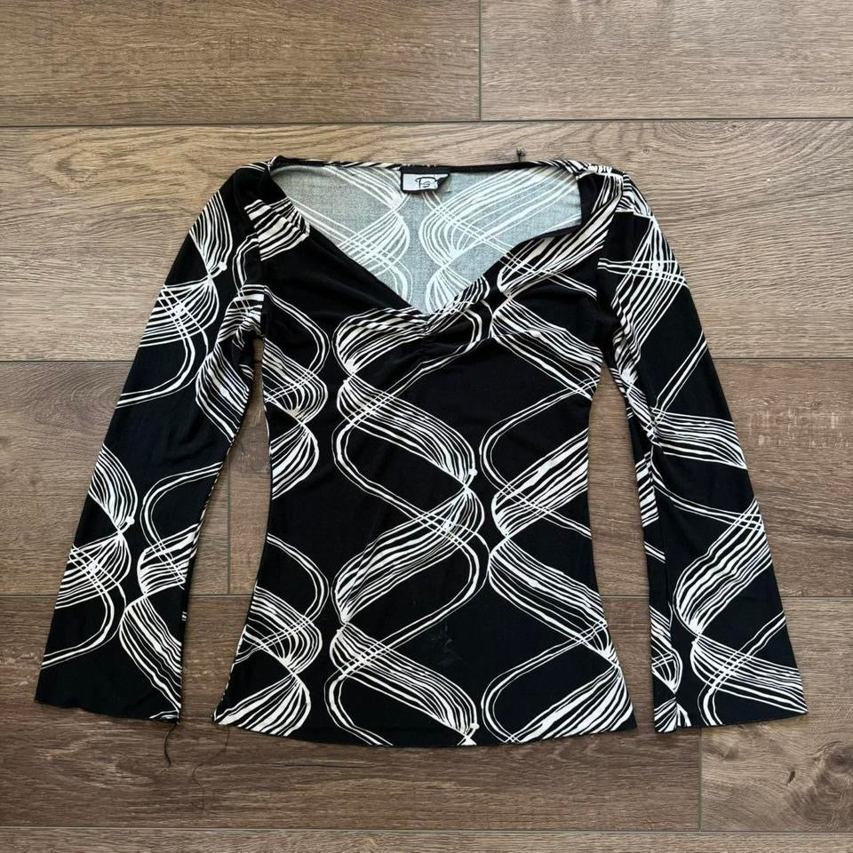 Black & White ‘PS’ Soft Long Sleeve Flowy Sleeve Blouse