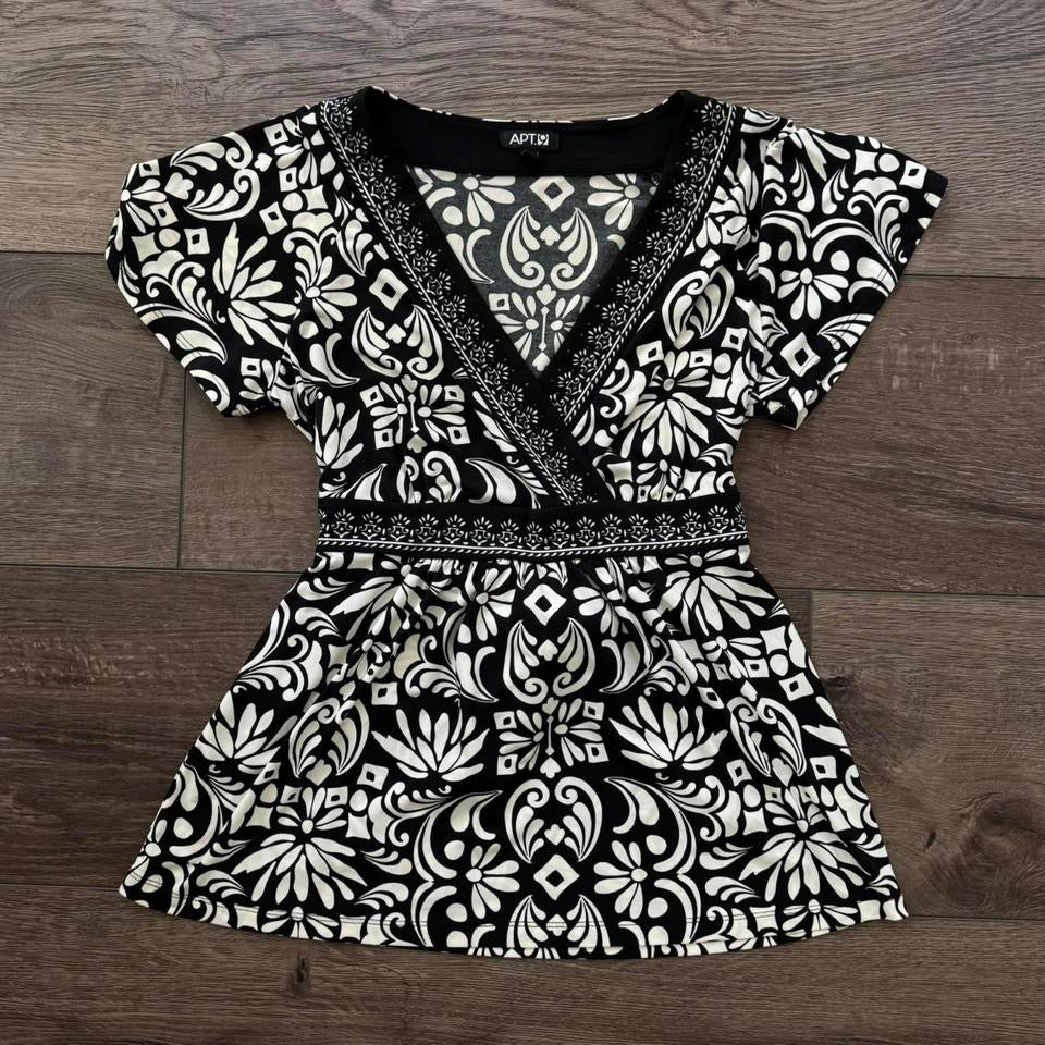 Black & White ‘Apt. 9’ Floral Y2K Tie Back Blouse