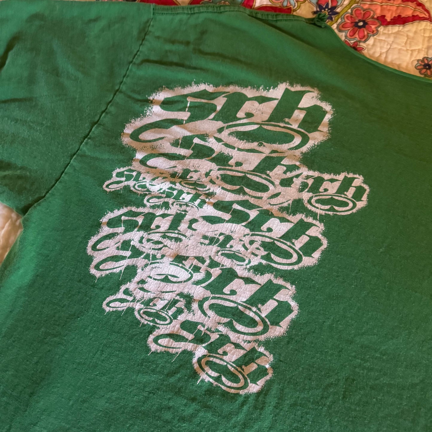 green off the shoulder sch graphic shirt (2XL)