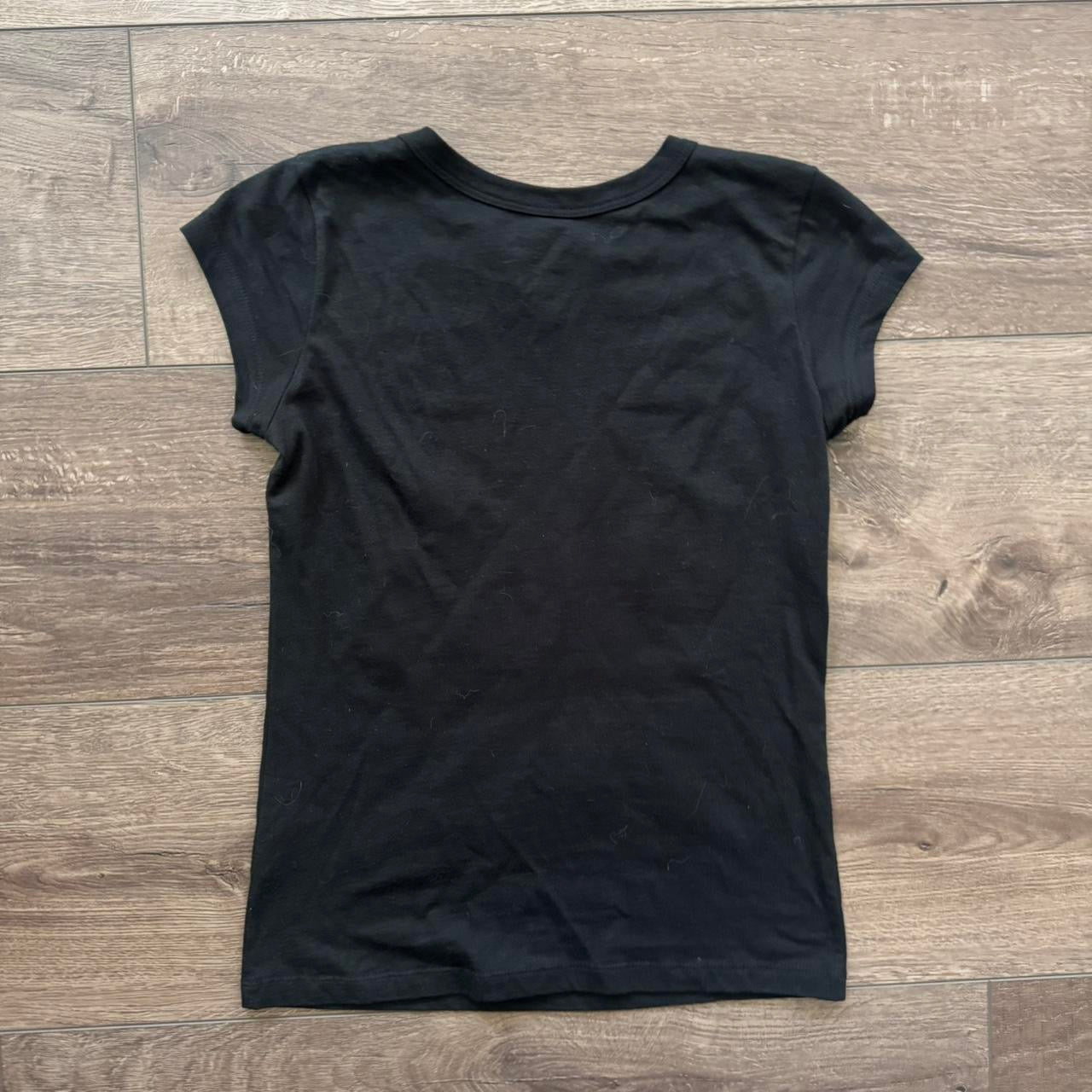 black & white famous straps and stars graphic juniors tee