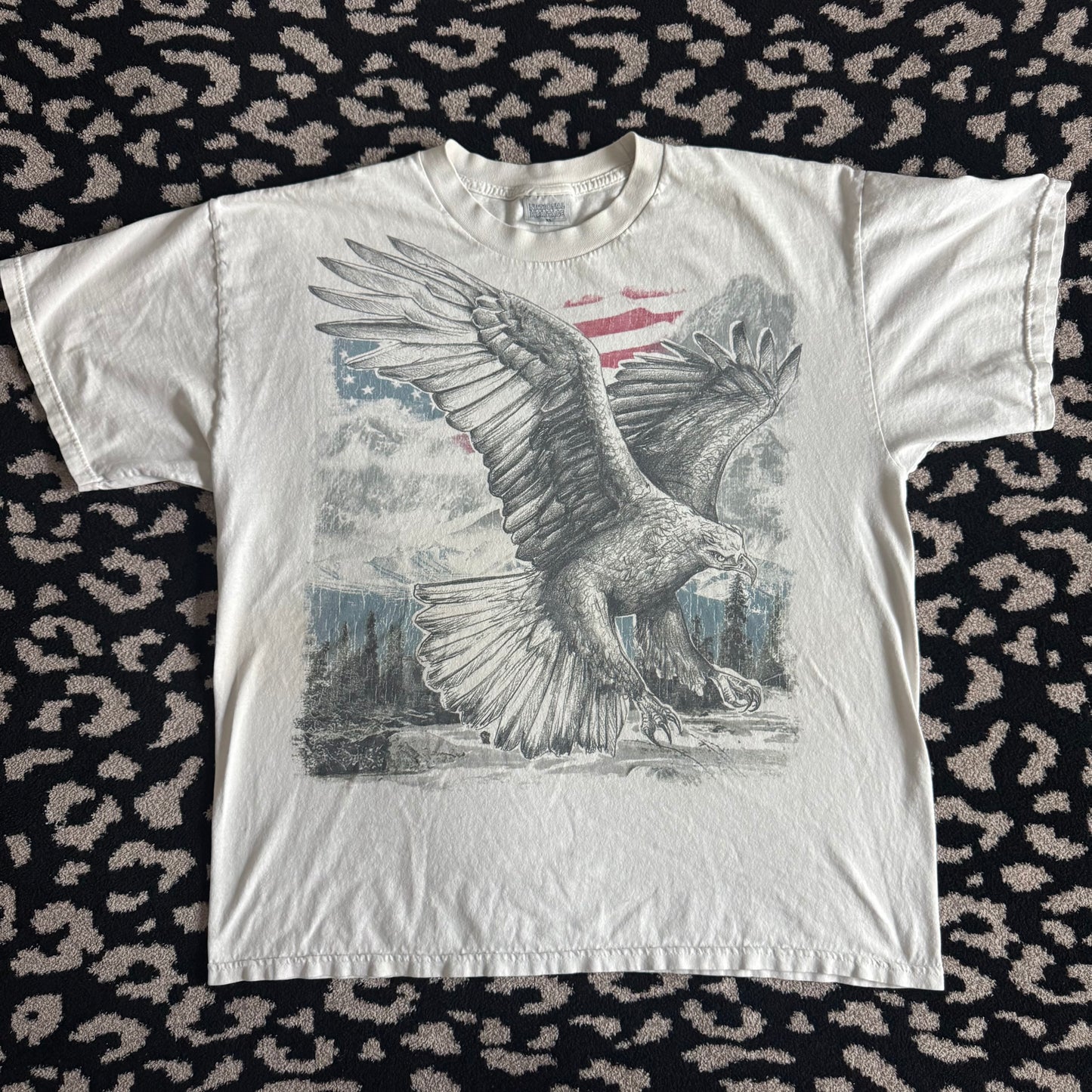 white american eagle vintage 90’s graphic men’s shirt (xl)