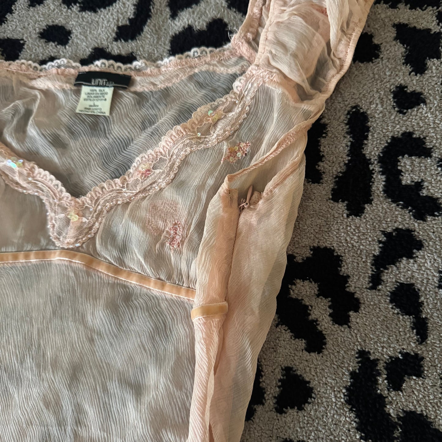 light baby pink vintage 90’s 100% silk beaded off the shoulder mesh babydoll blouse (L)