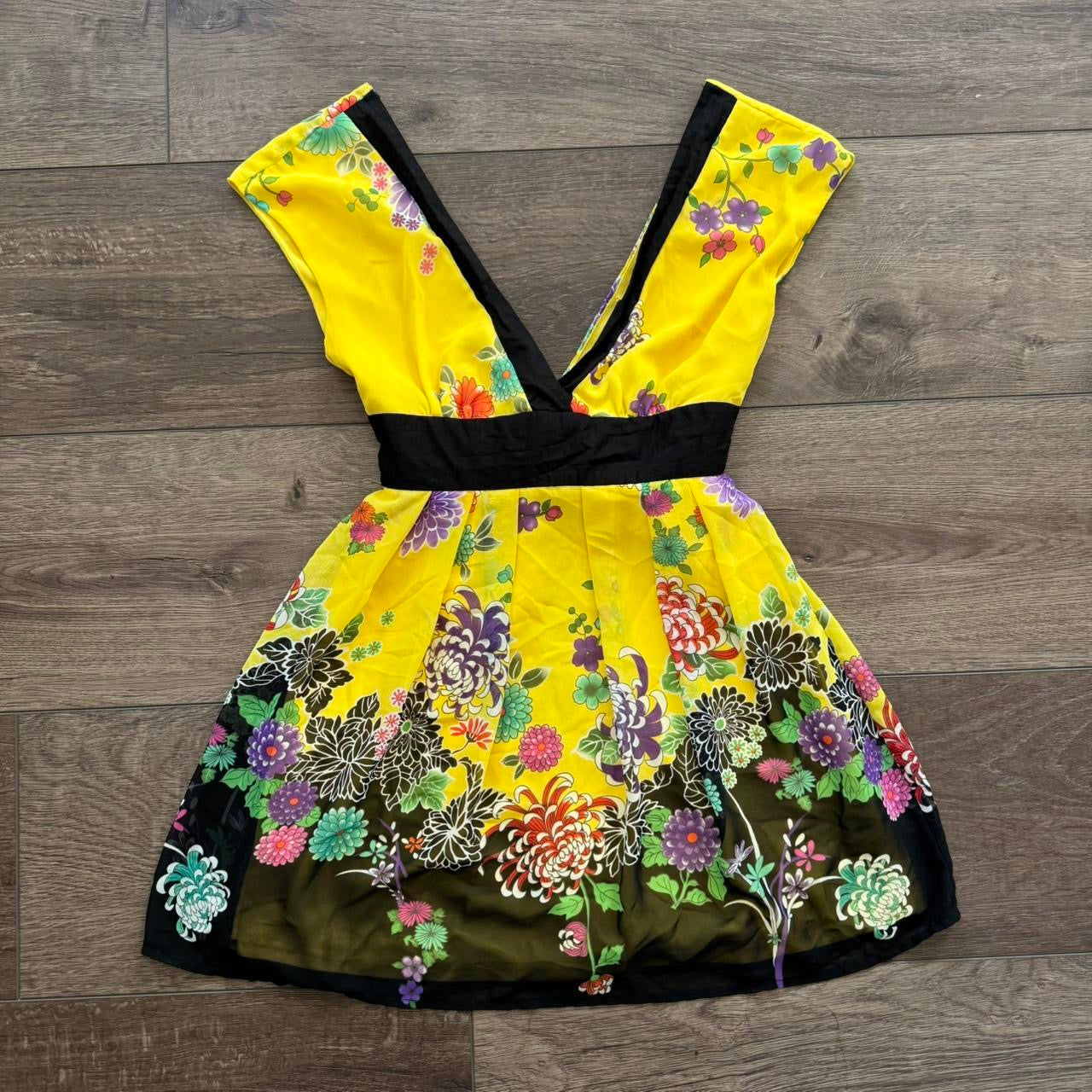 beautiful yellow y2k floral tie back blouse