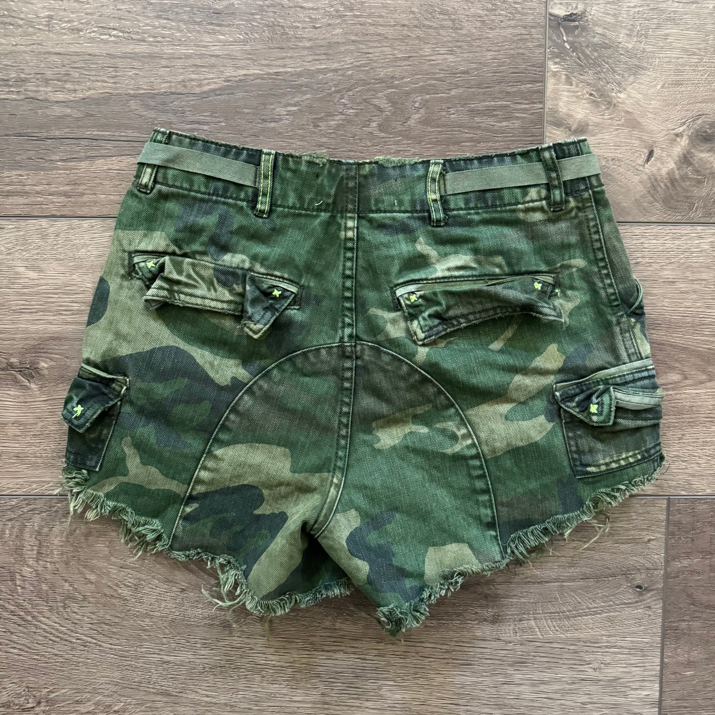 green camo commander distressed shorts