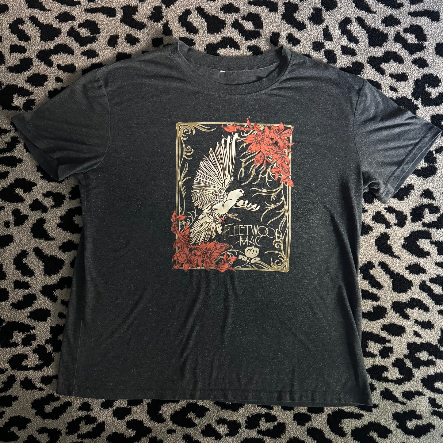 dark grey fleetwood mac dove short sleeve shirt (L)