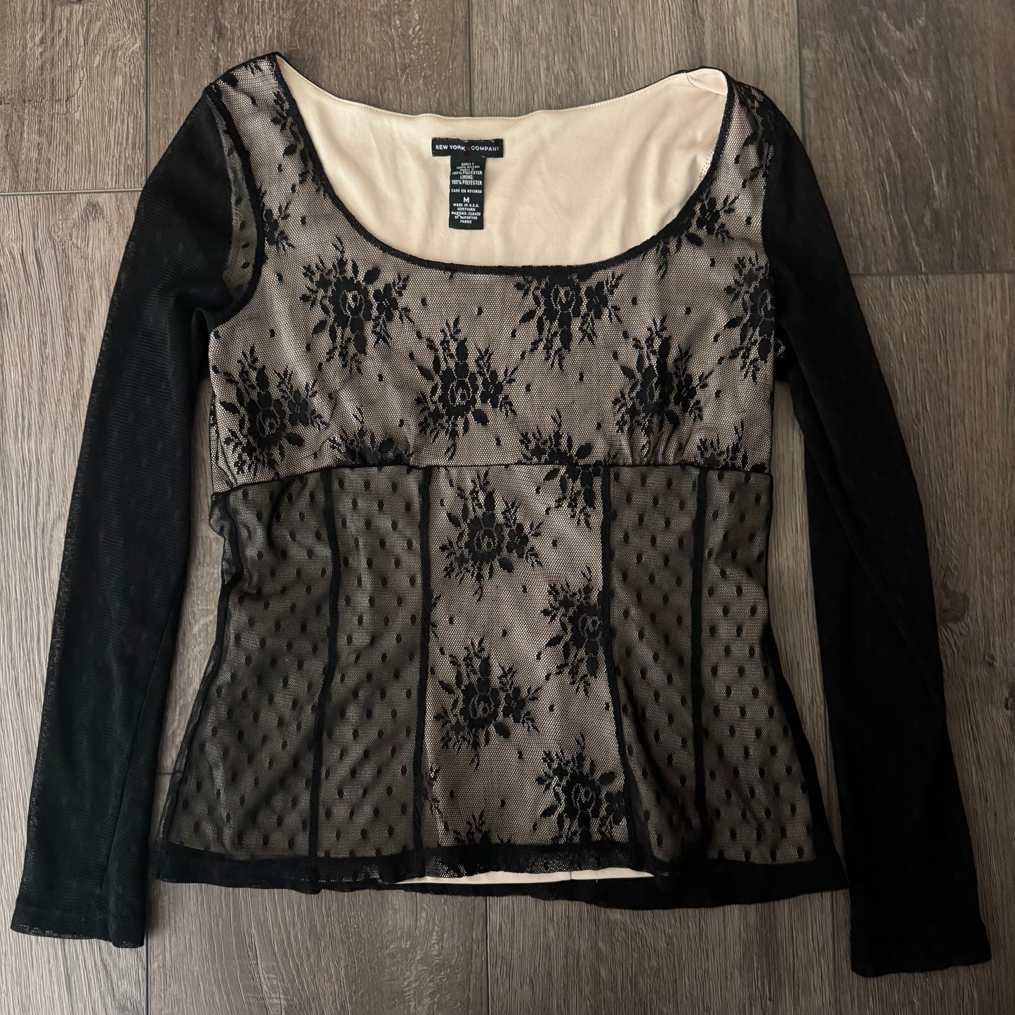 Black & Creme ‘New York & Company’ Grungy Lace Babydoll Long Sleeve Top