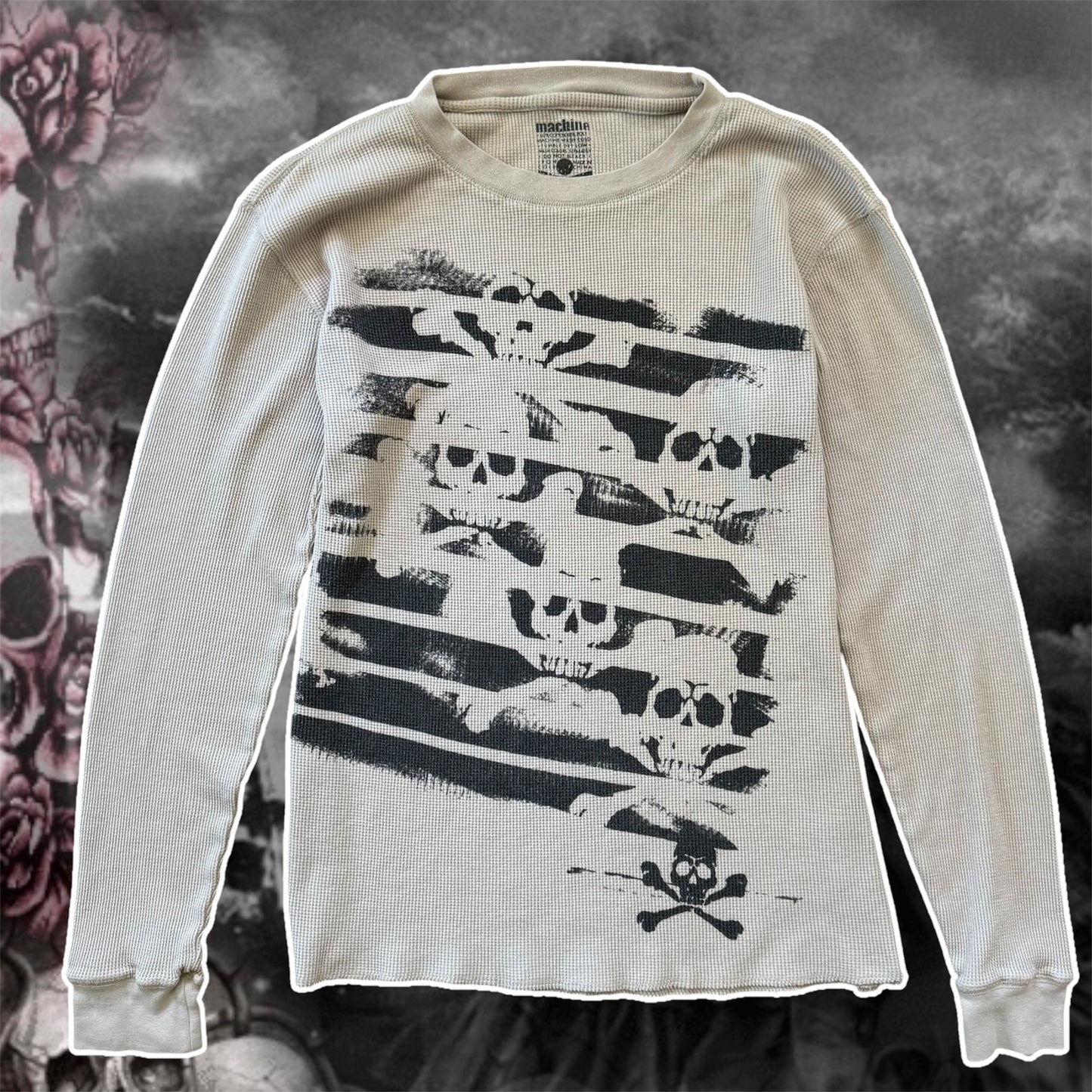 creme machine y2k skull graphic thermal long sleeve shirt (L)