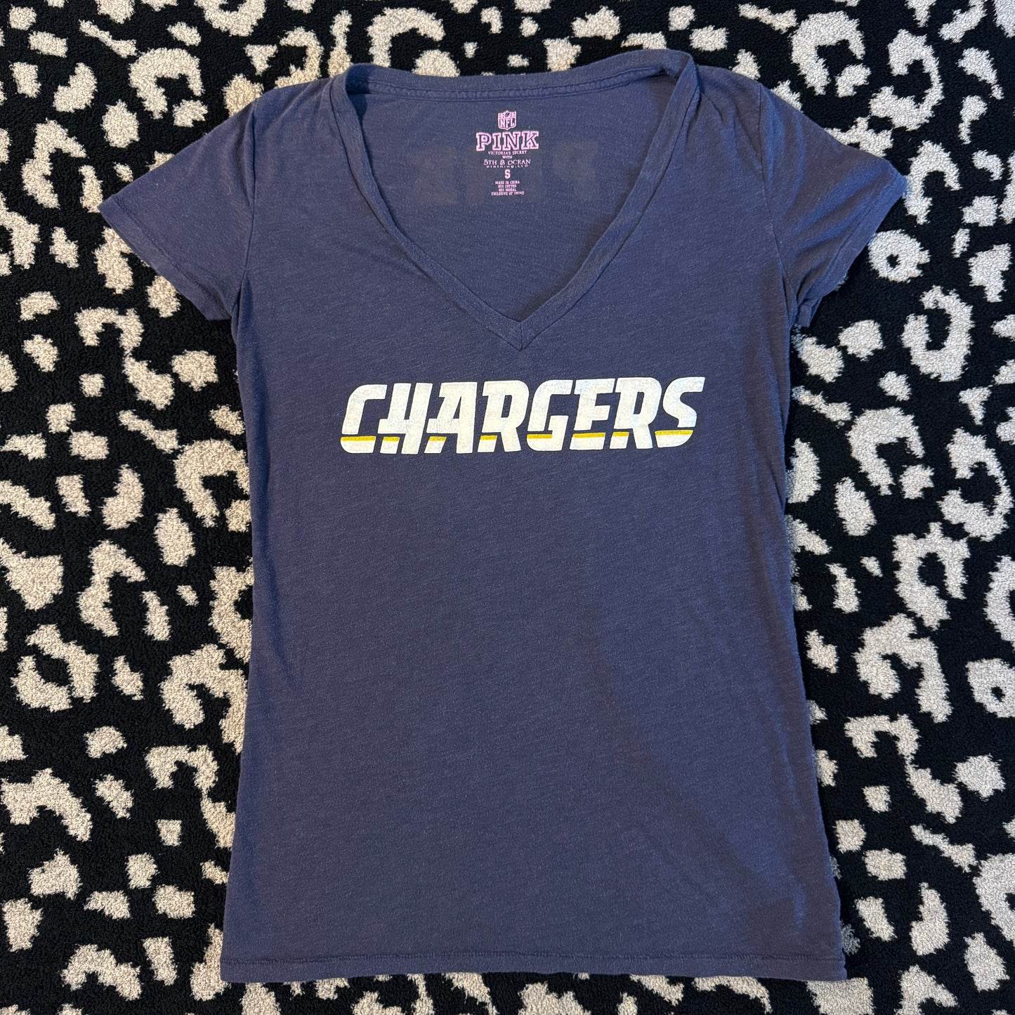 navy blue victoria’s secret PINK chargers v neck shirt (S)