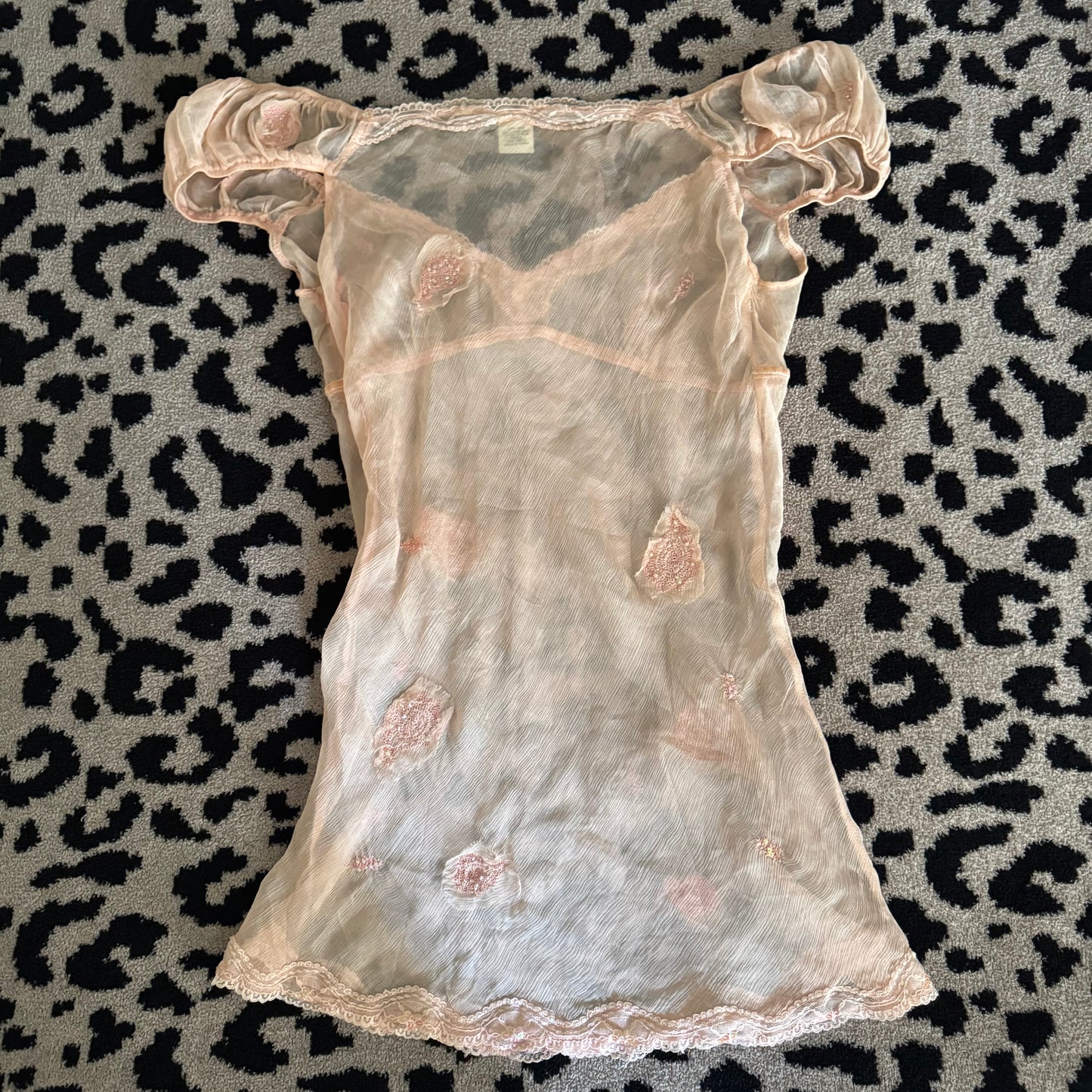 light baby pink vintage 90’s 100% silk beaded off the shoulder mesh babydoll blouse (L)