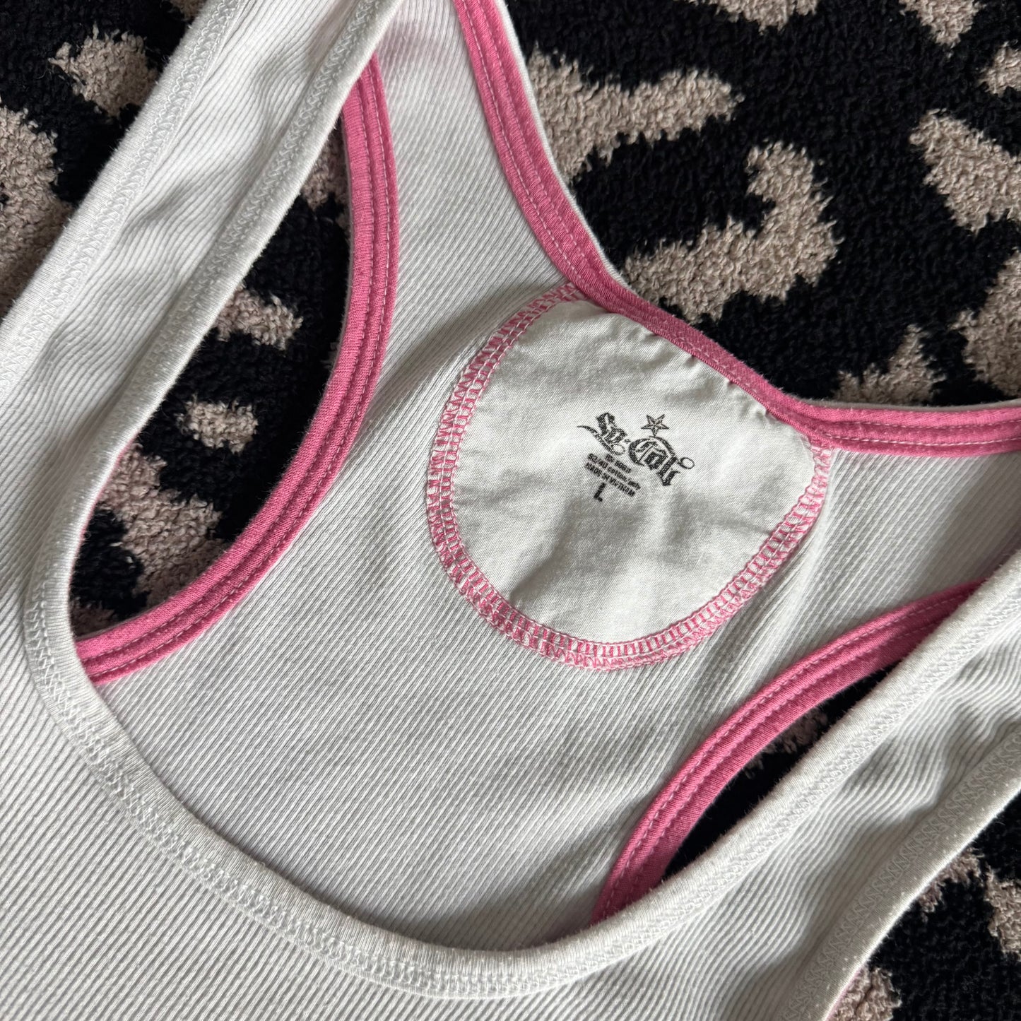 white & pink socal razorback tank top (l)