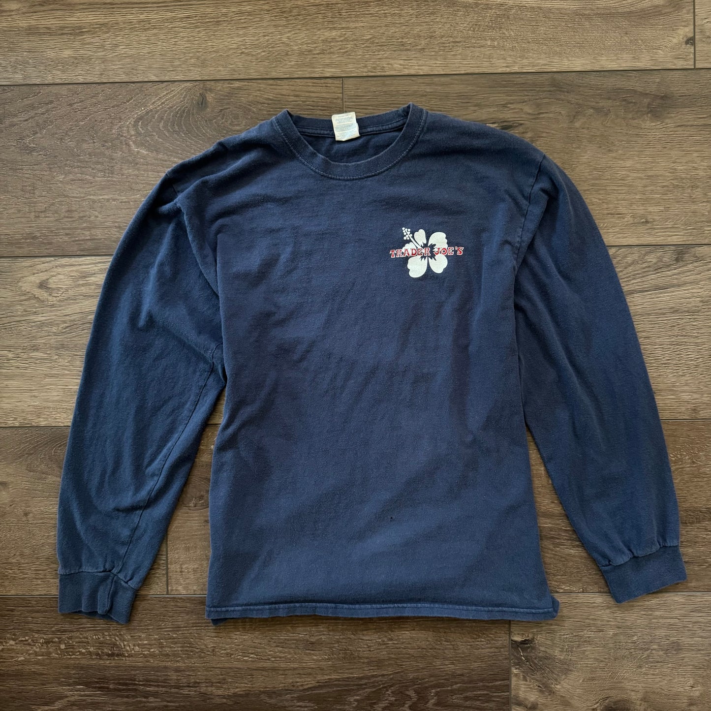 navy blue trader joe’s logo graphic long sleeve (L)