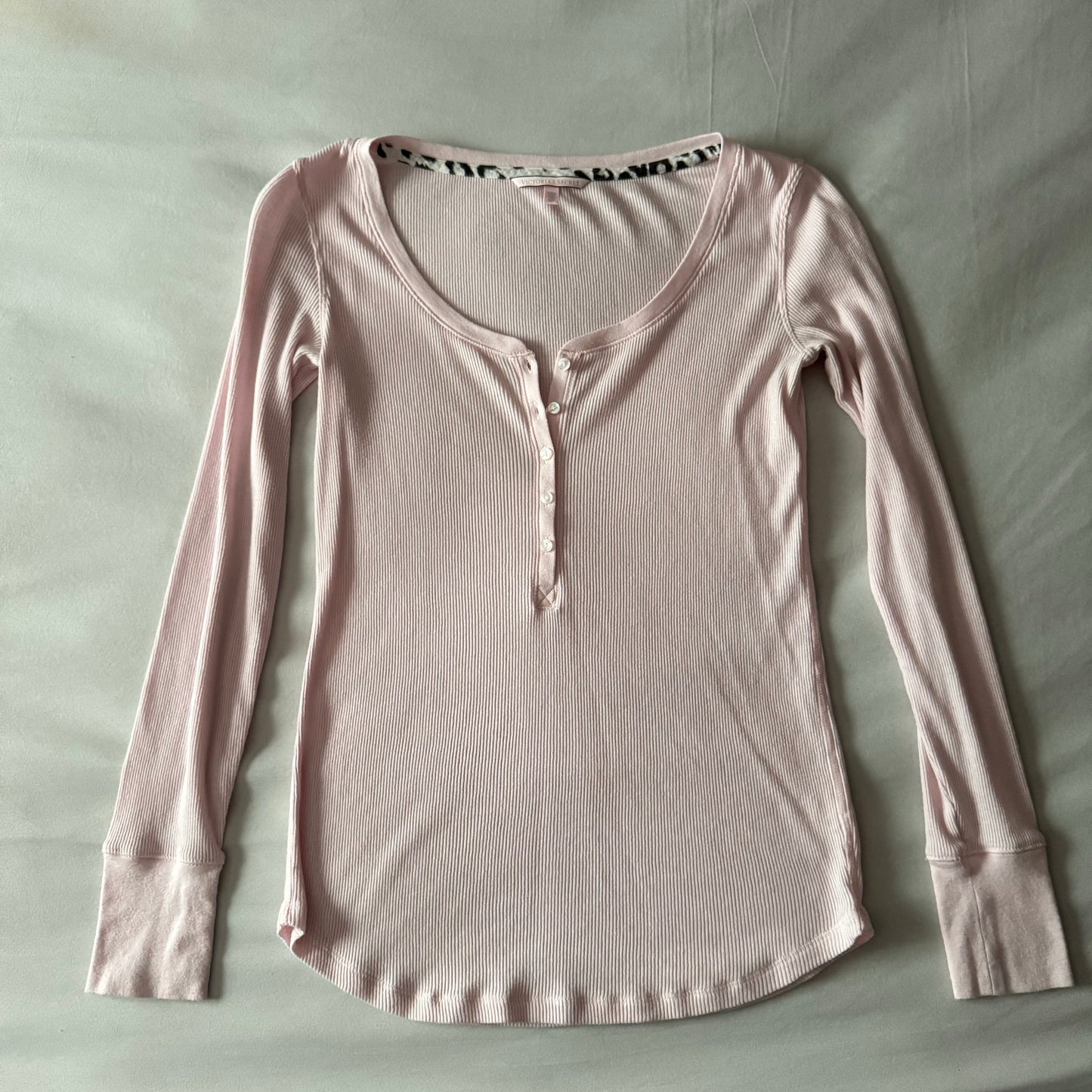 Light Pink ‘Victoria’s Secret’ Henley Style Ribbed Stretchy Long Sleeve Shirt