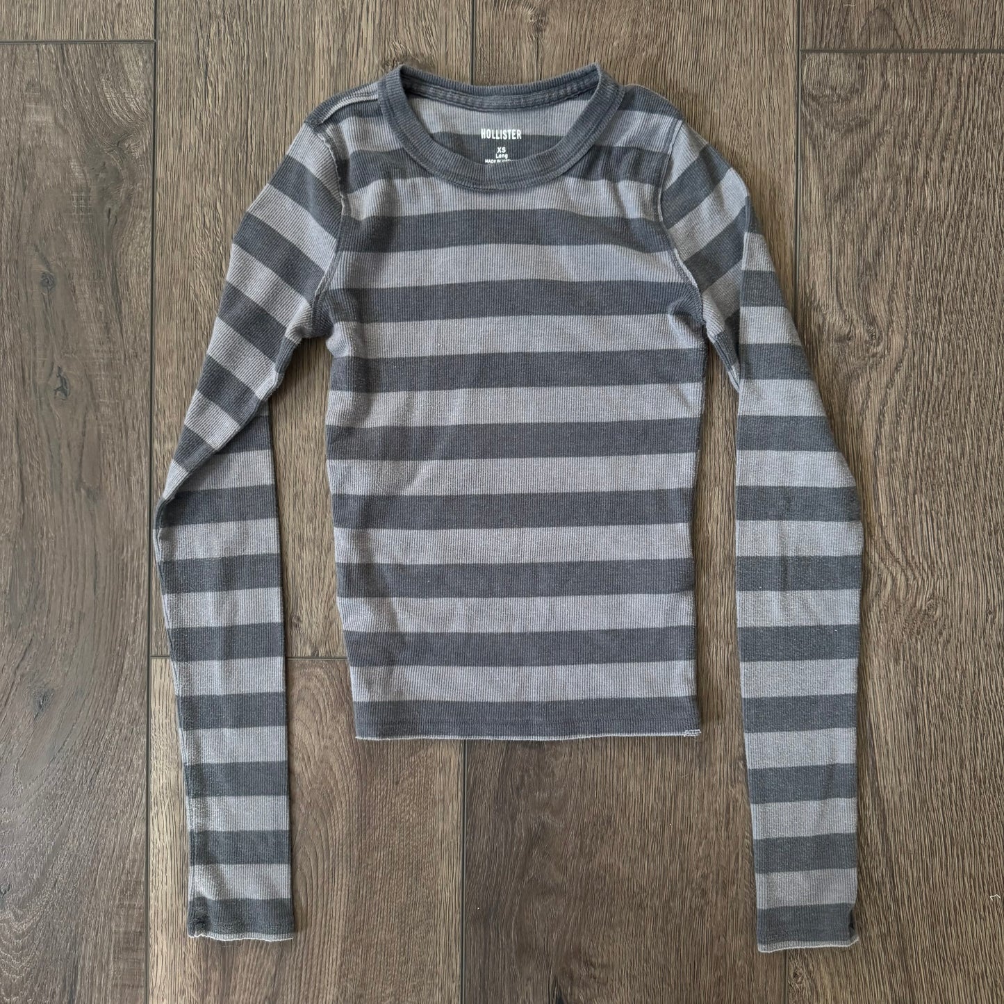 dark grey and light grey stripped hollister ribbed stretchy long sleeve shirt (xs)