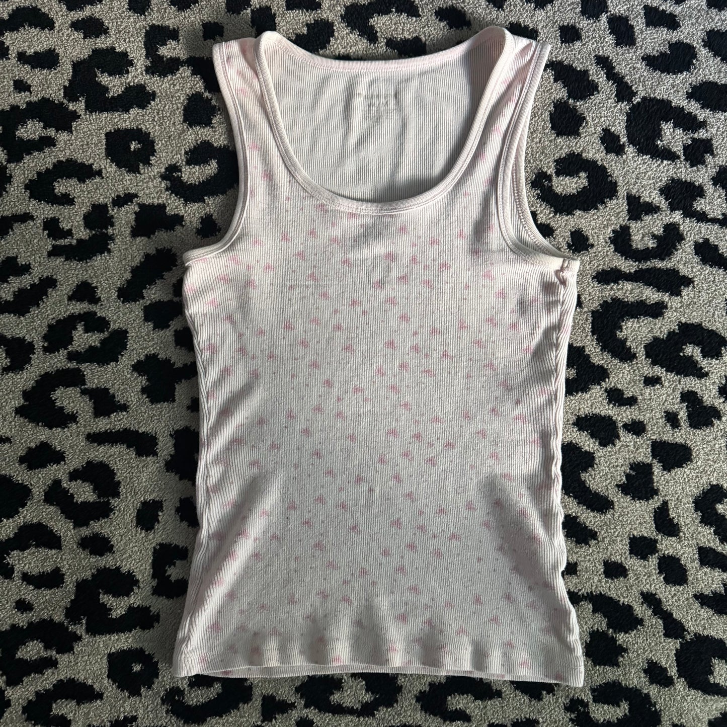light baby pink y2k no boundaries heart robbed tank top (M)