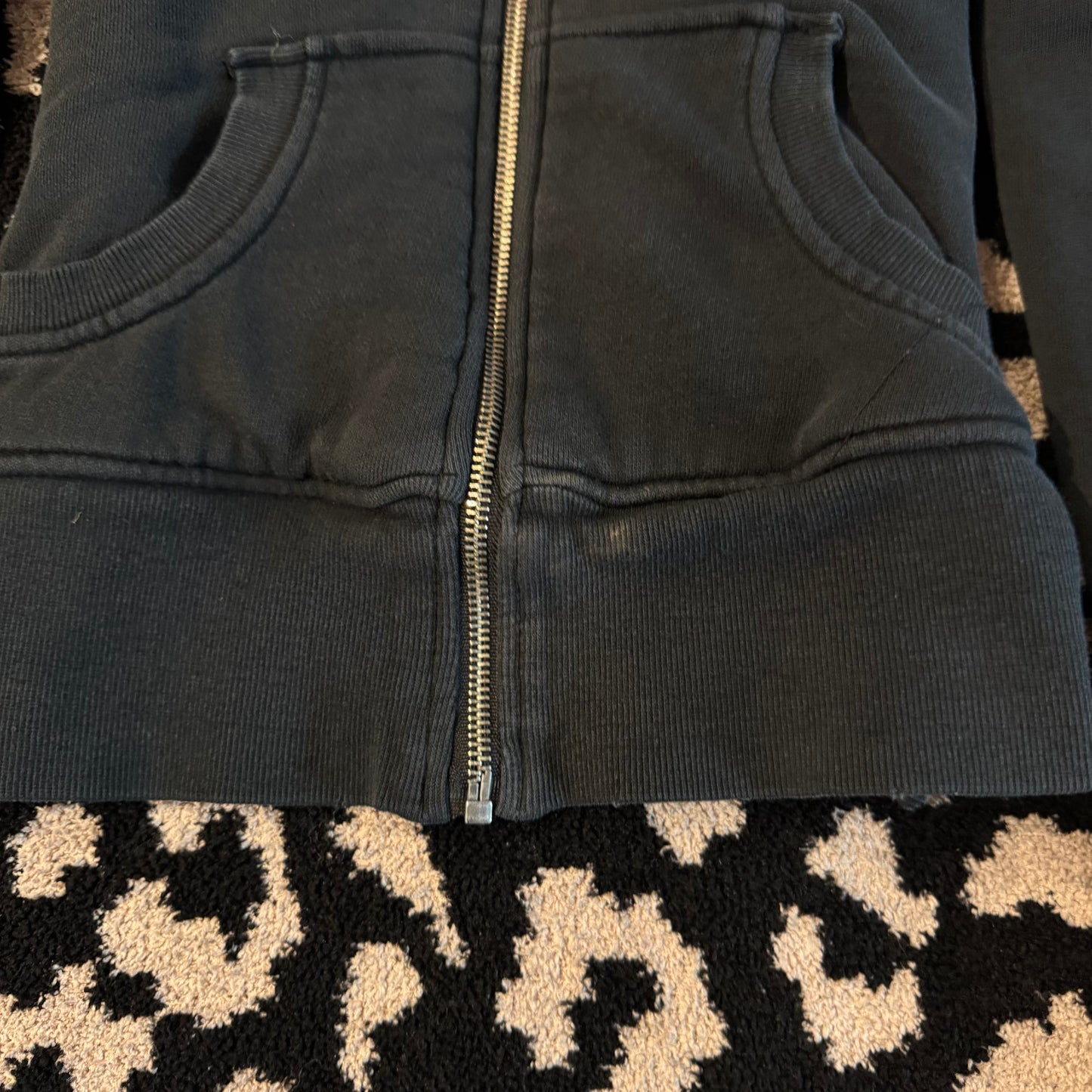 black grungy y2k fur shearling zip up jacket (L)