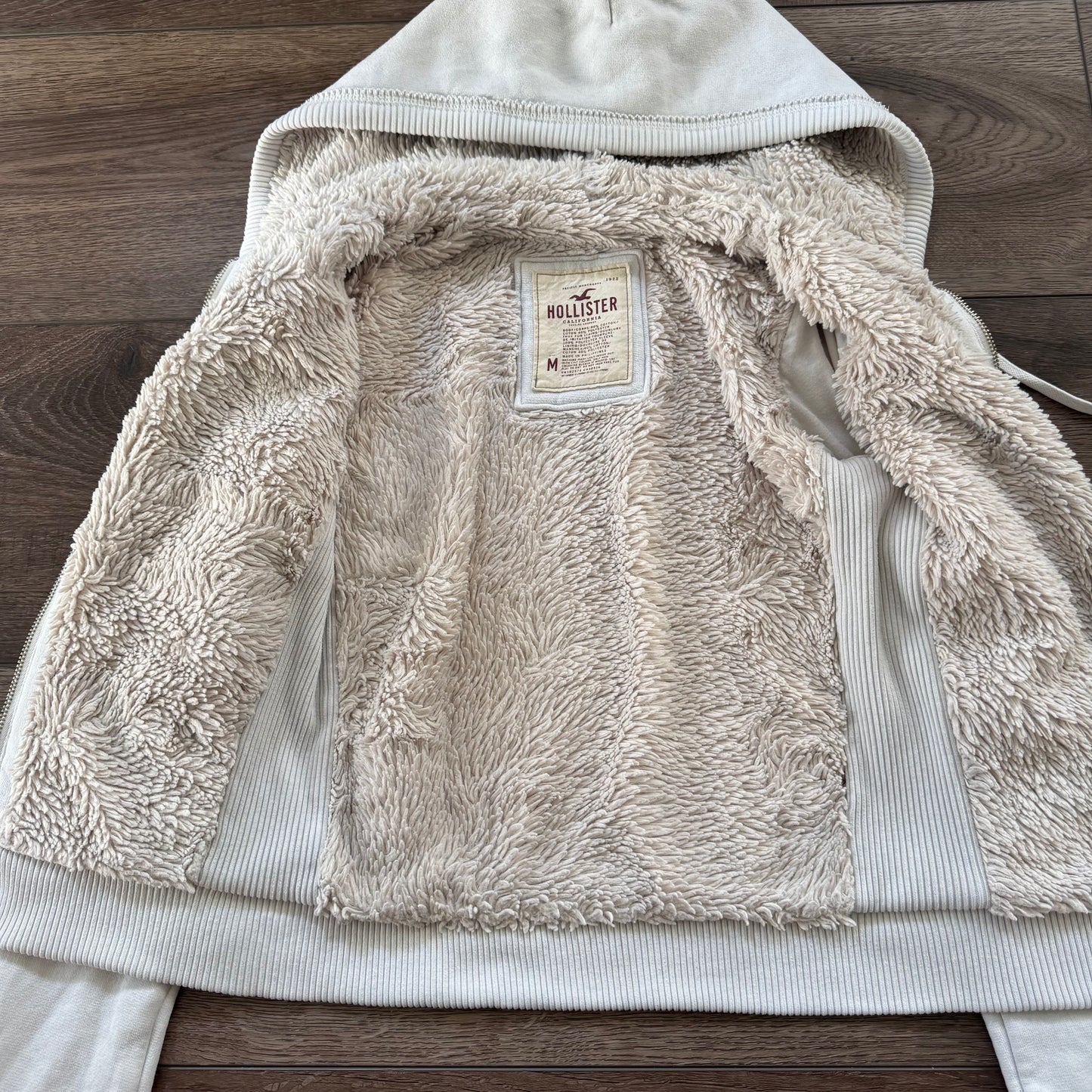 creme y2k hollister fur shearling fitted jacket (M)