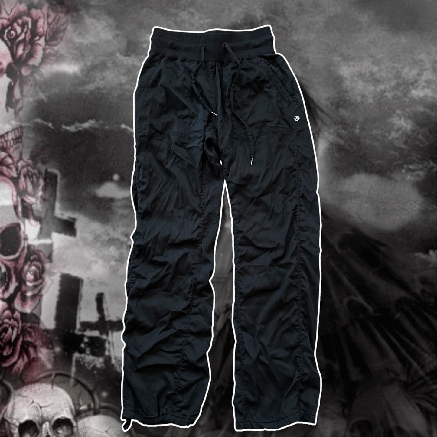 black lululemon cargo high waisted pants (XS)