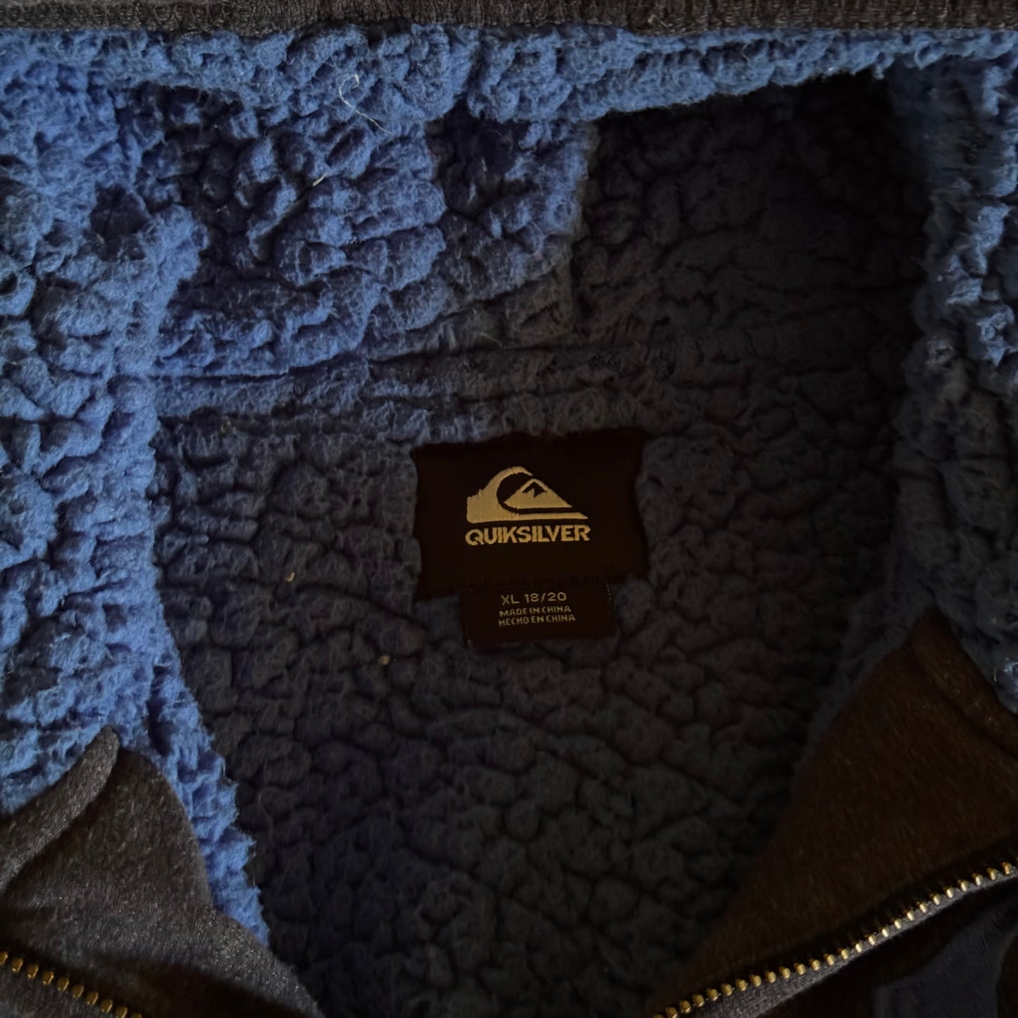 blue quicksliver fur hoodie jacket (Boys XL)