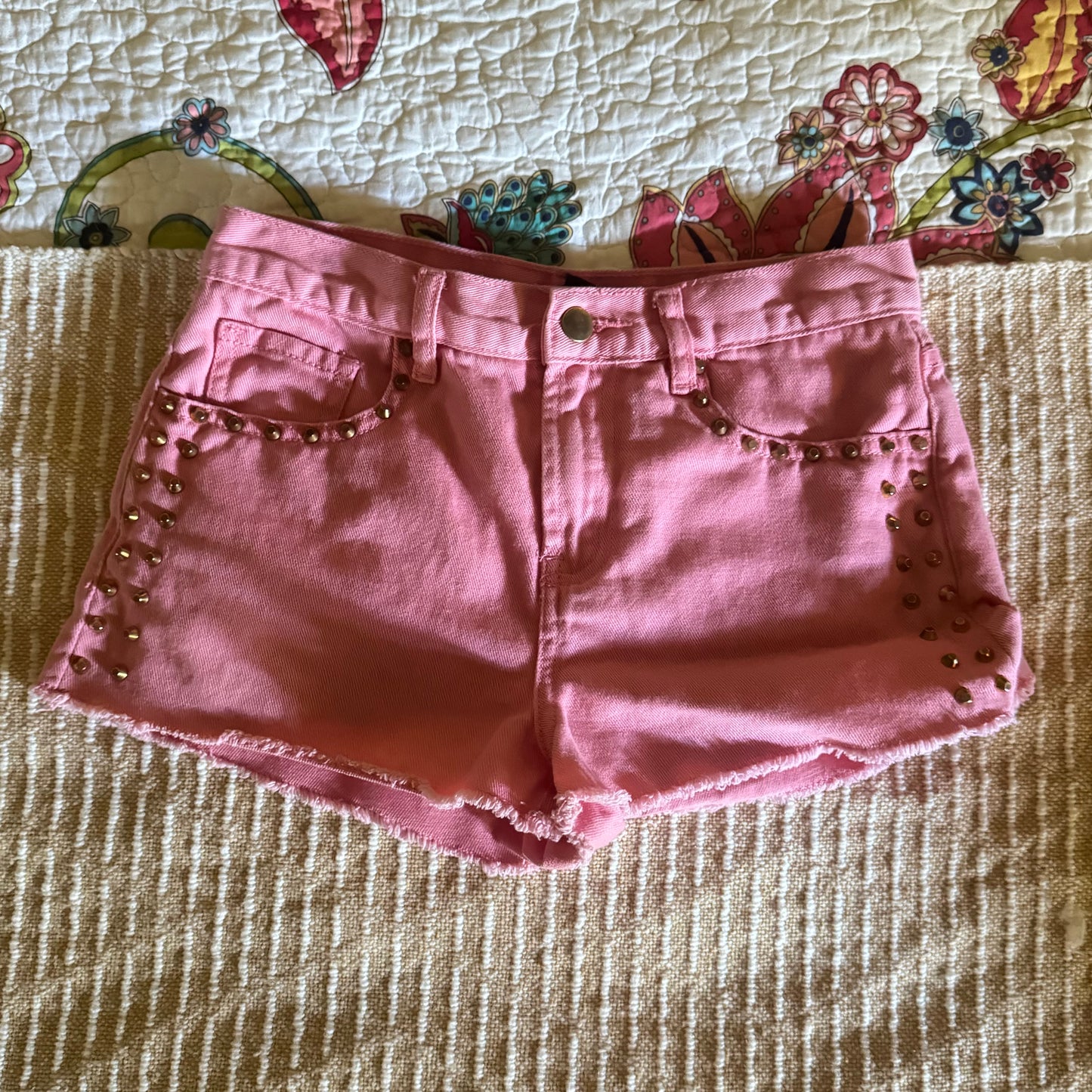 hot pink studded 2010s high waisted shorts (25)
