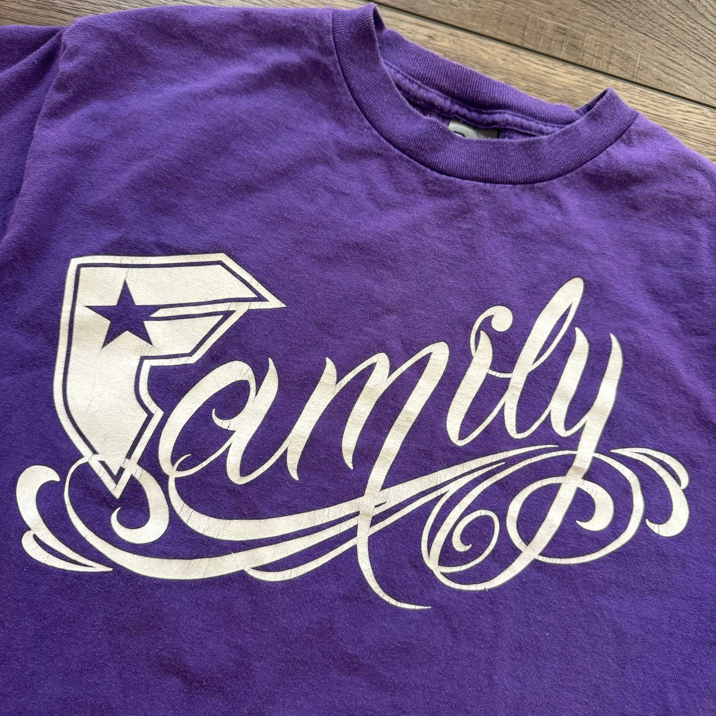 purple famous stars and straps family graphic men’s shirt medium