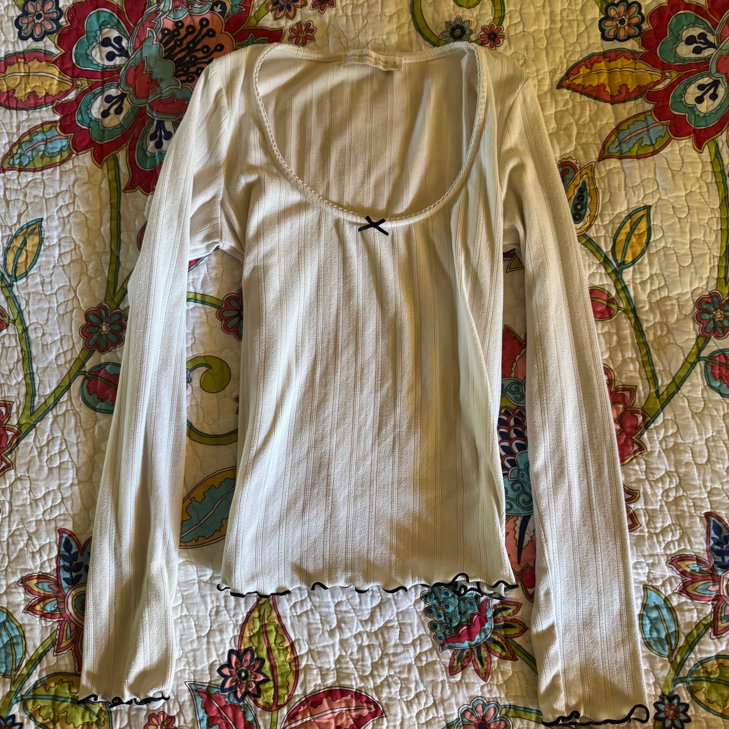 white & black bow abercrombie & fitch long sleeve shirt (S)