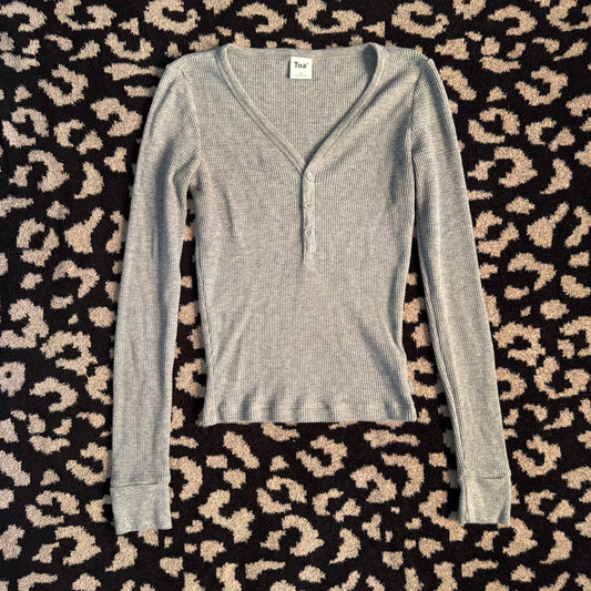 grey waffle knit tna aritiza henley long sleeve shirt (xs)