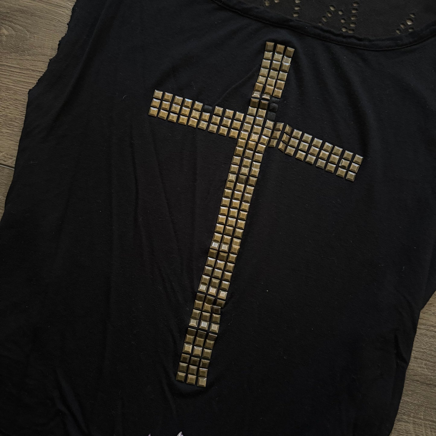 black & gold studded cross 2010 vibe oversized muscle tee