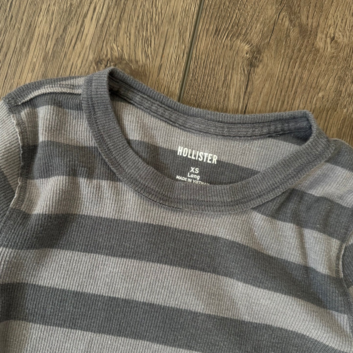 dark grey and light grey stripped hollister ribbed stretchy long sleeve shirt (xs)