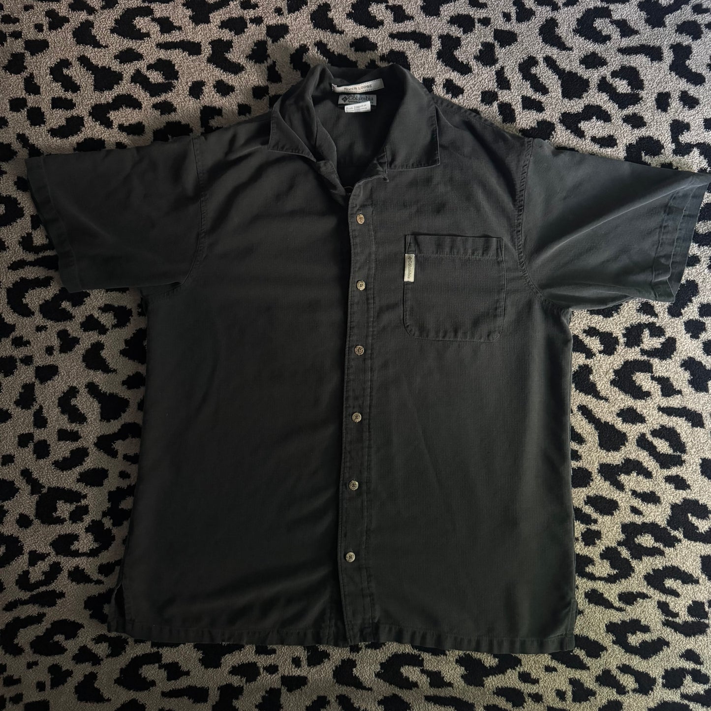 black columbia skull grey ghost fight club collared shirt (L)