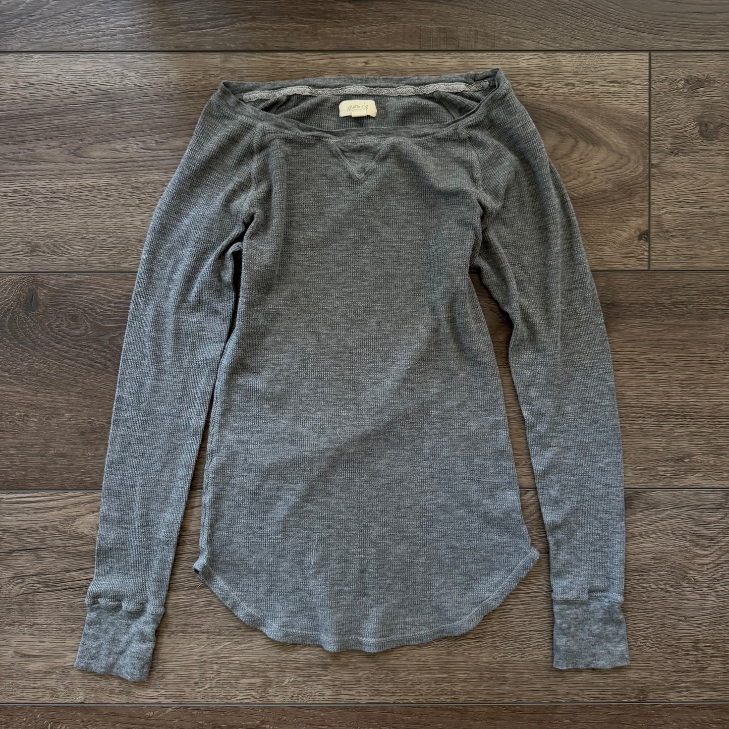 dark grey aerie thermal long sleeve shirt (S)