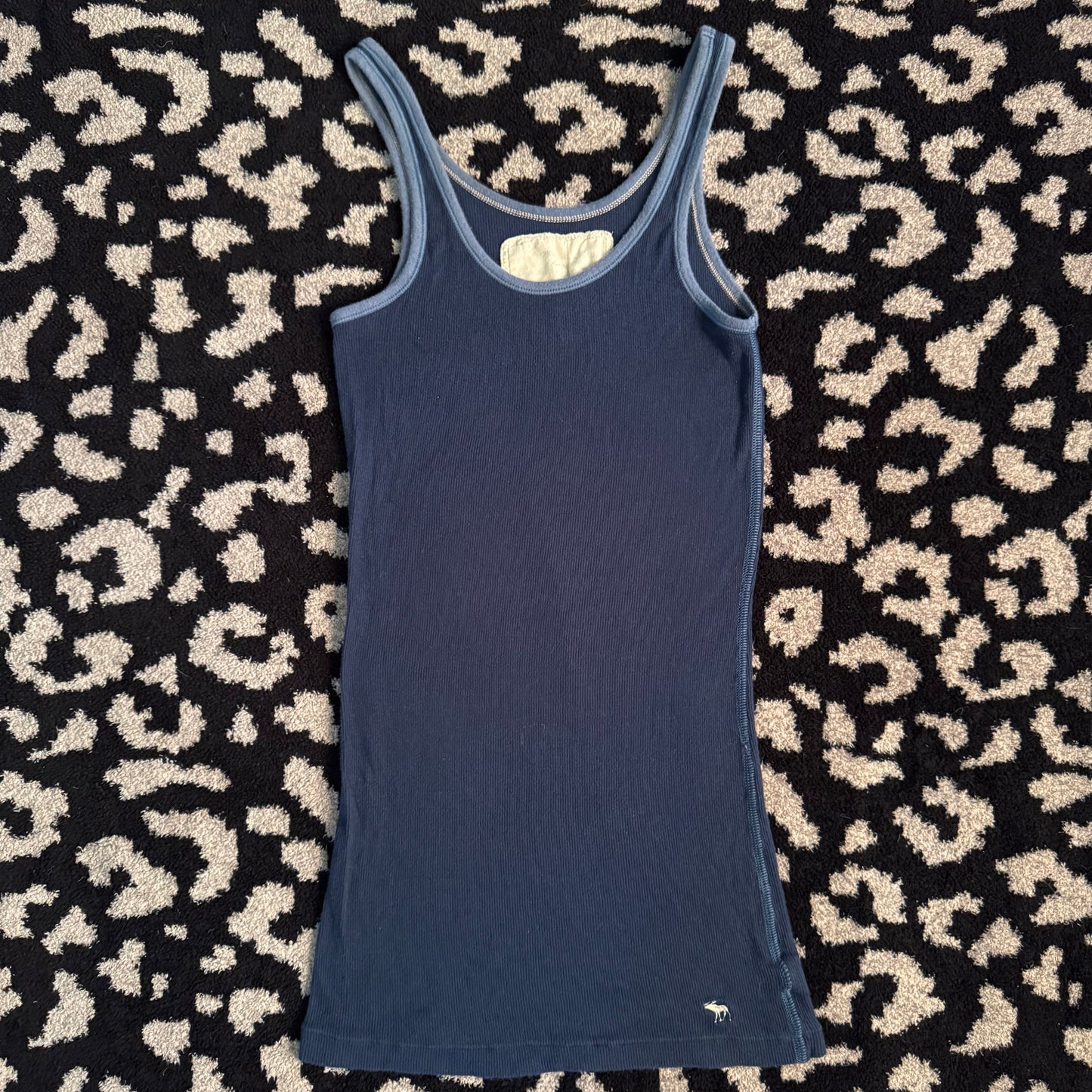 dark blue abercrombie & fitch y2k stretchy ribbed tank top (m)
