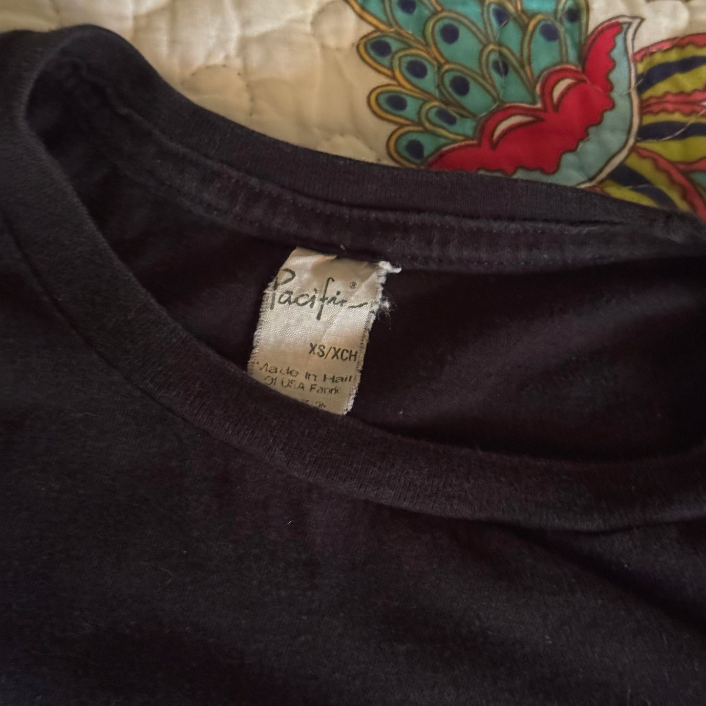 black vintage y2k green day couch photo graphic short sleeve shirt (XS)