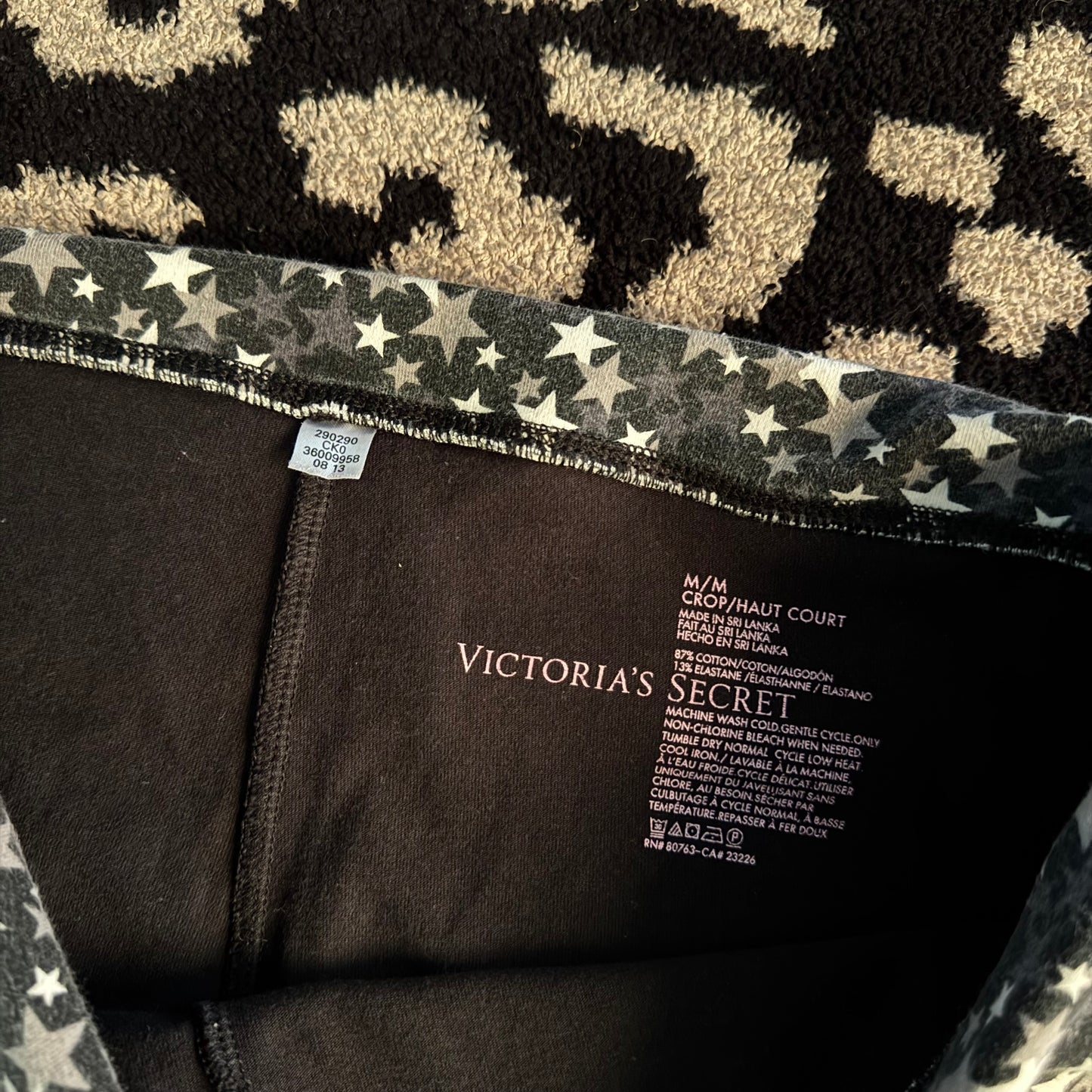black & white victoria’s secret capri grungy leggings (M)