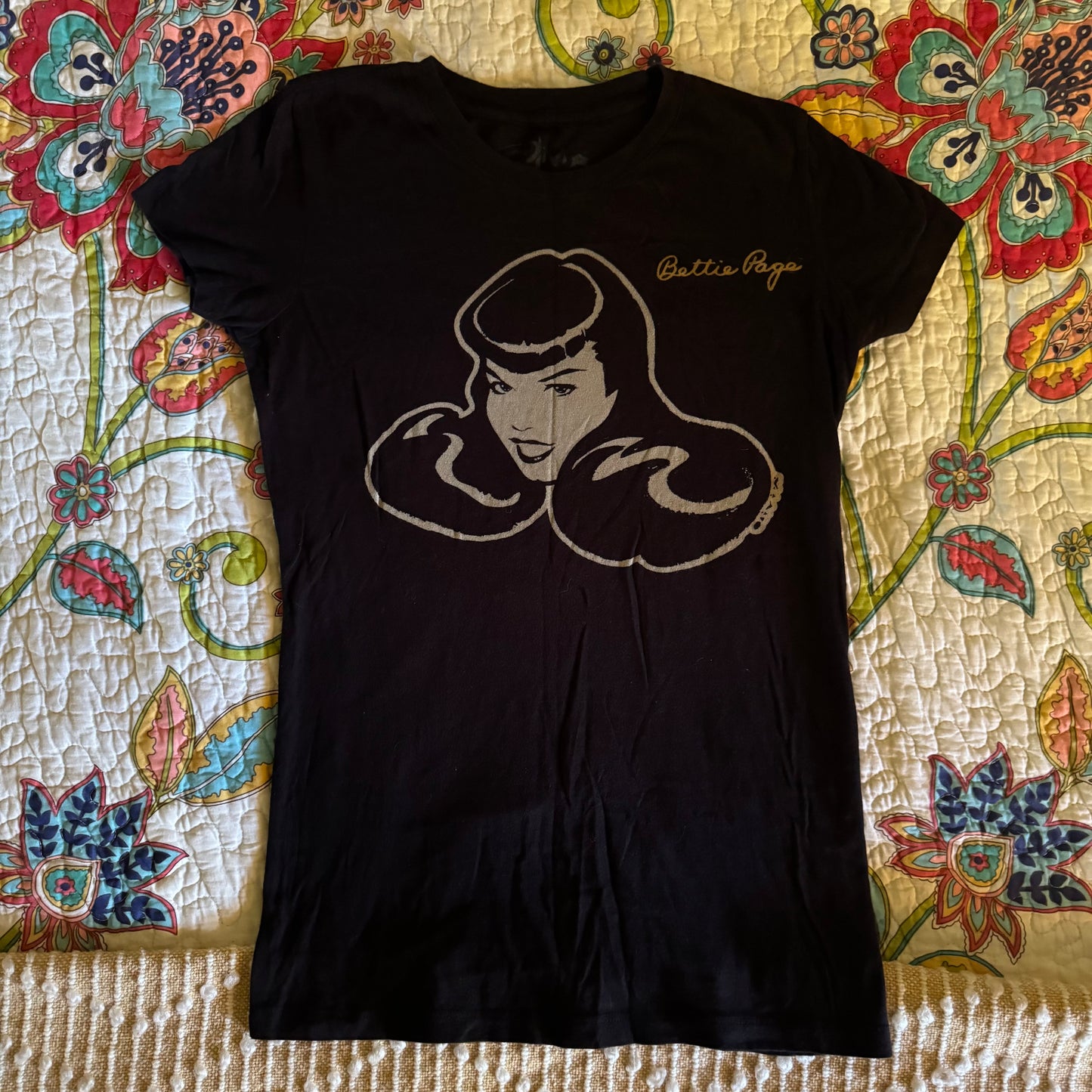 rare black bettie page graphic stretchy shirt (M)