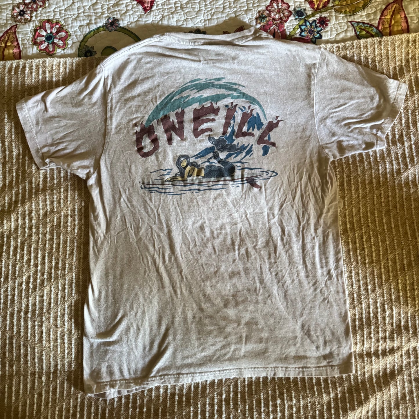white o’neil mermaid graphic short sleeve (M)