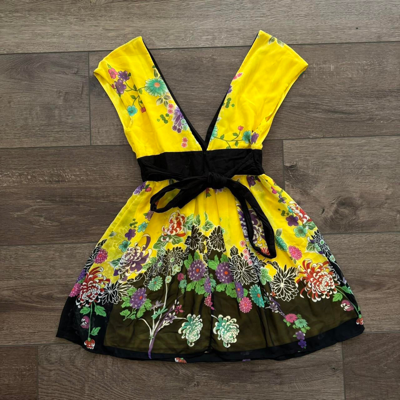 beautiful yellow y2k floral tie back blouse