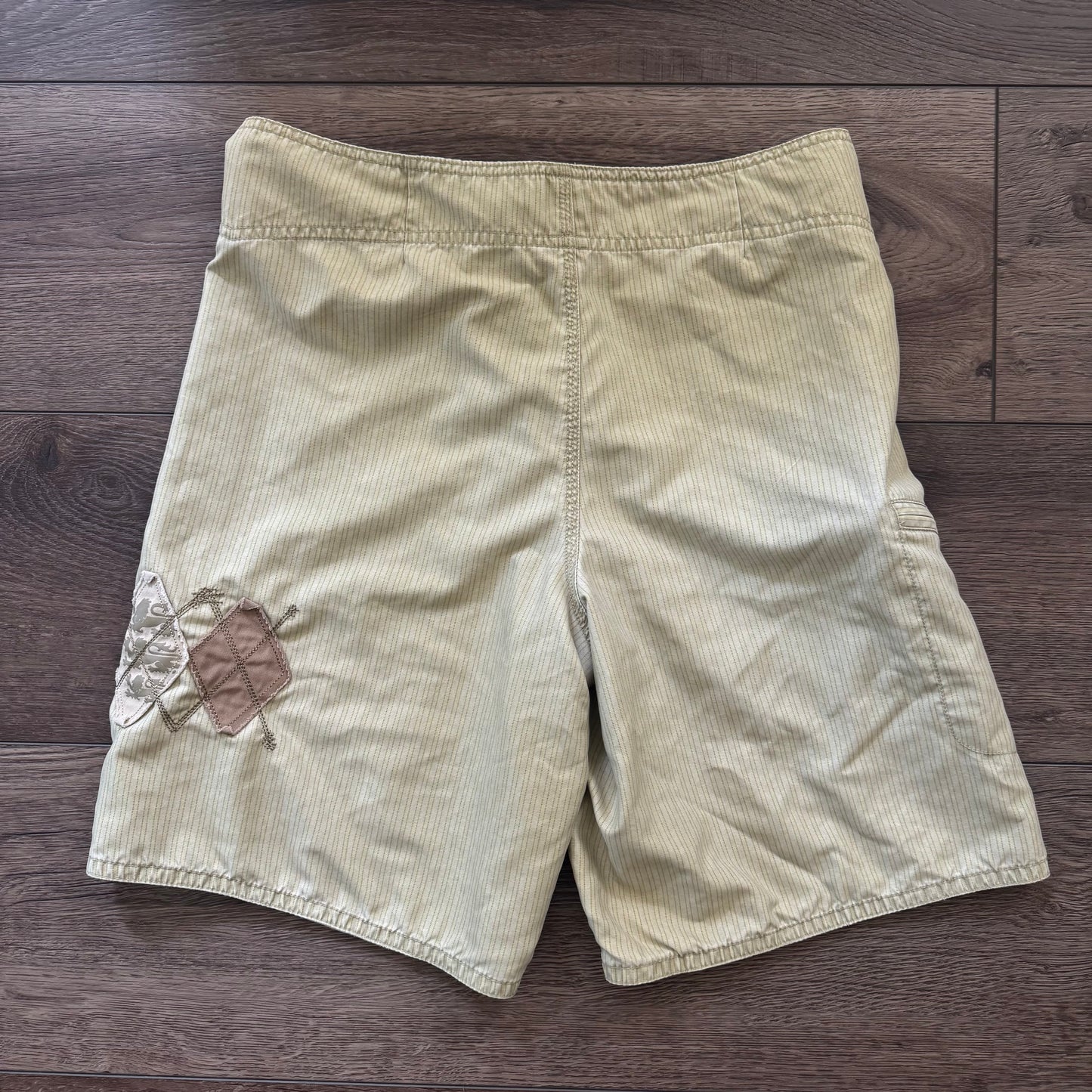 light green and yellow mossimo men’s y2k swim trunks (34)