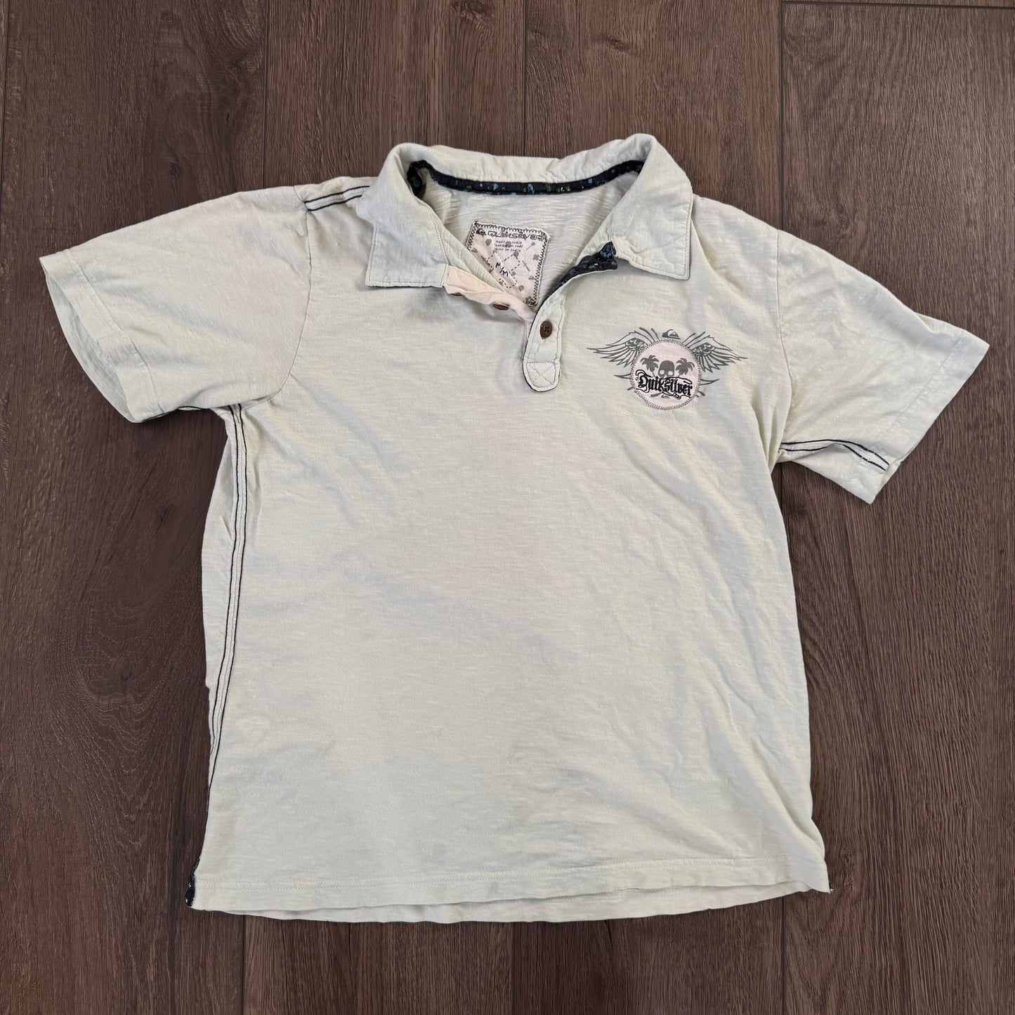 light blue y2k quicksliver skull polo shirt (M)