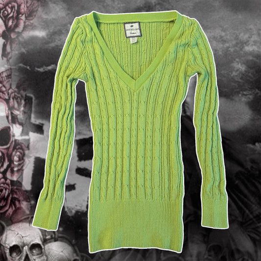lime green y2k fitted bella swan v neck sweater (M)