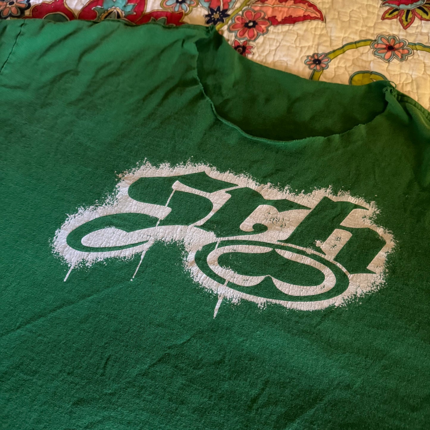green off the shoulder sch graphic shirt (2XL)