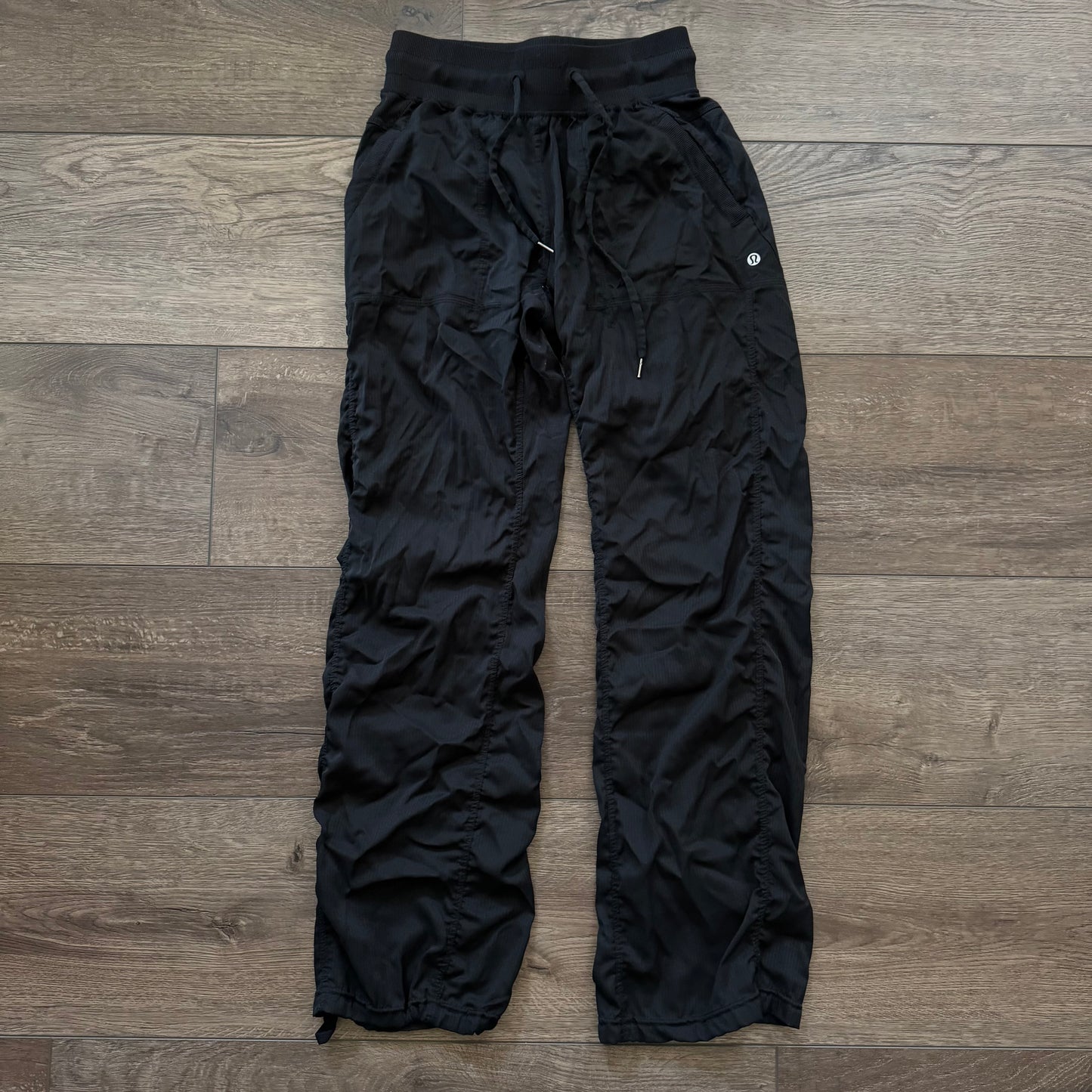 black lululemon cargo high waisted pants (XS)