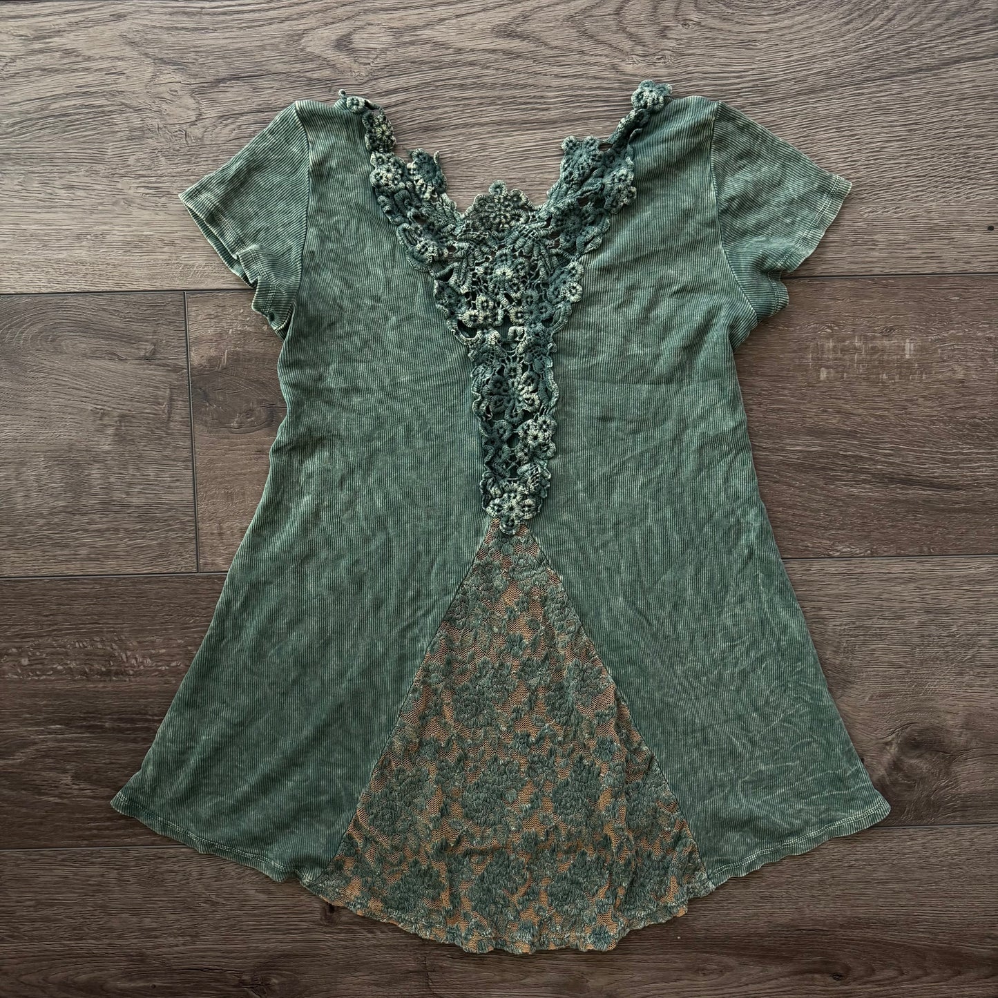 aqua green lace whimsical short sleeve top