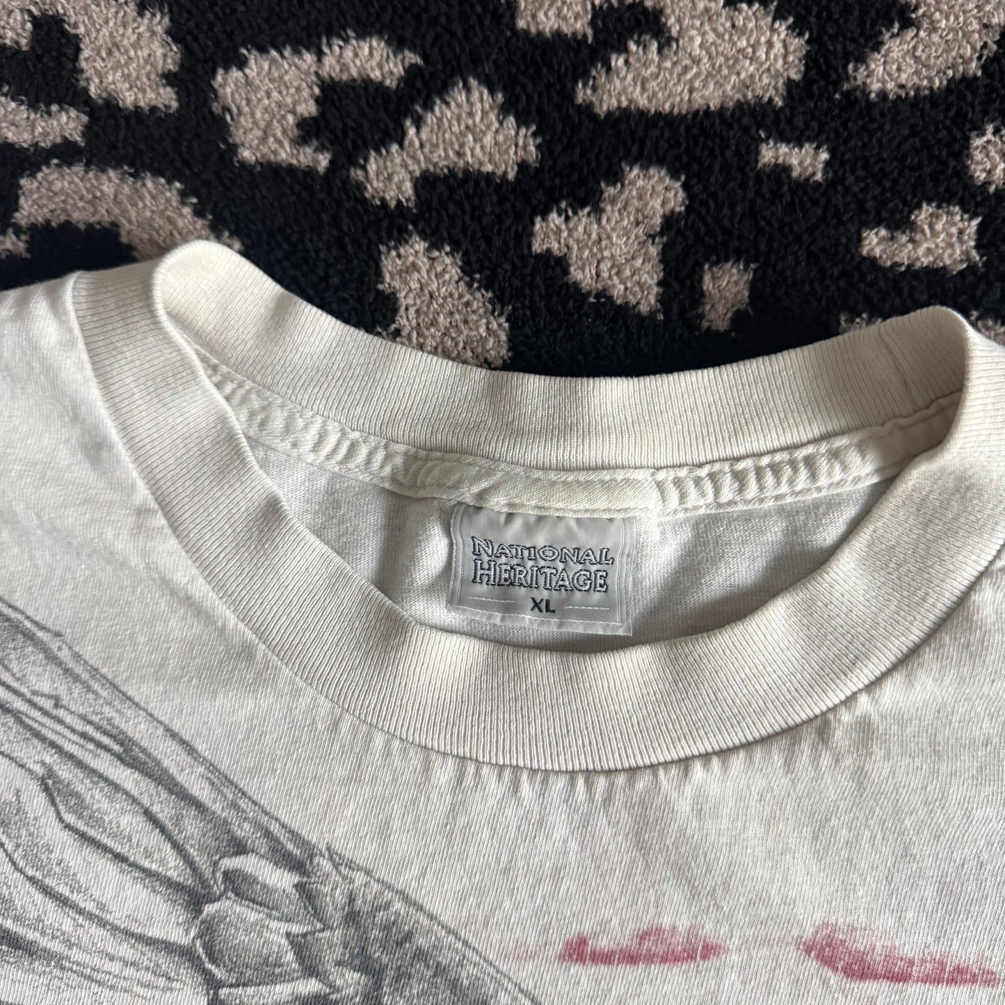white american eagle vintage 90’s graphic men’s shirt (xl)