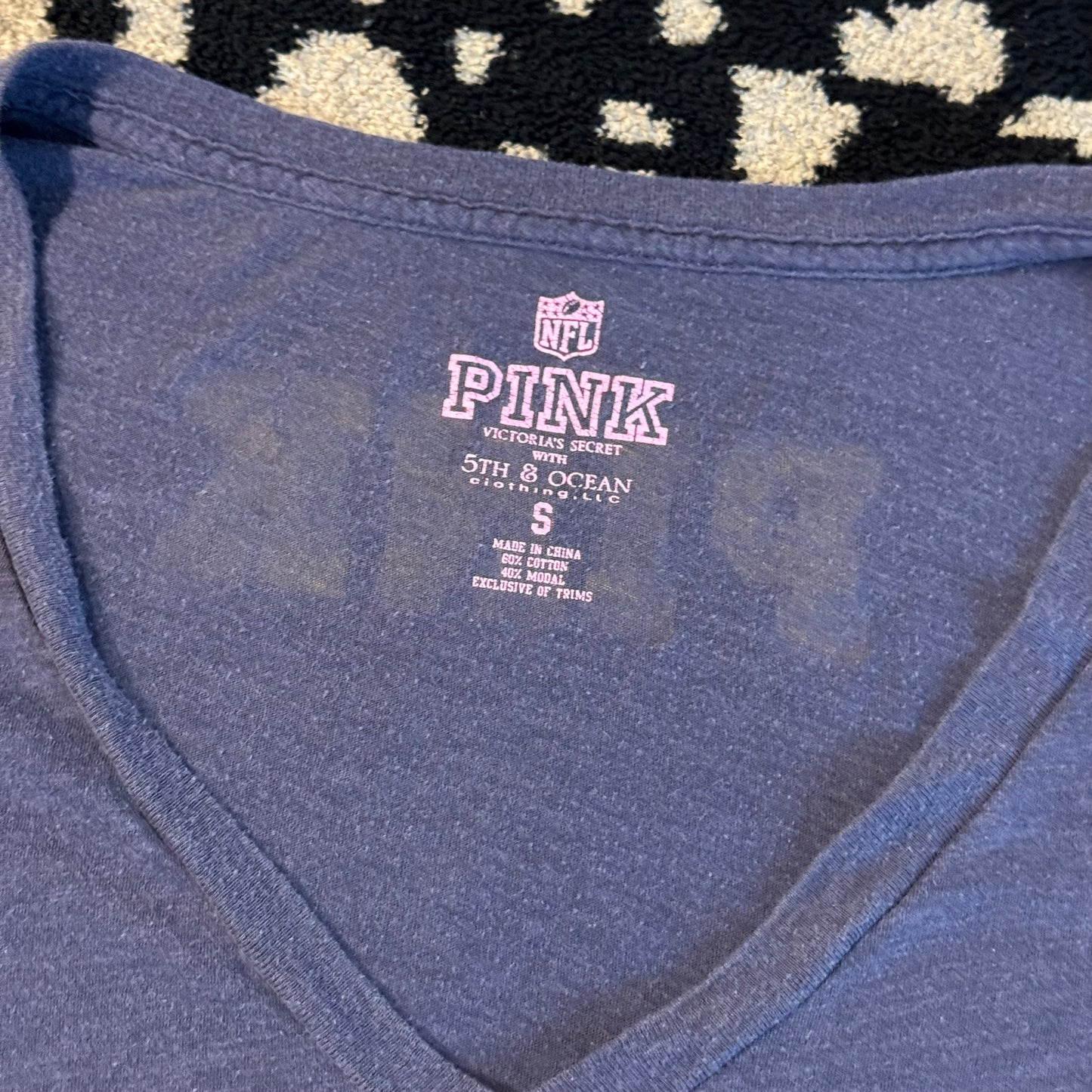 navy blue victoria’s secret PINK chargers v neck shirt (S)
