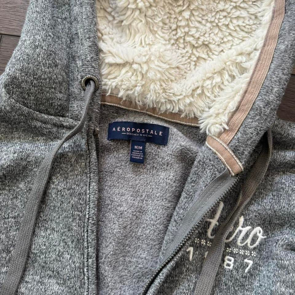gray fur lined aeropostale hoodie zip up jacket (M)