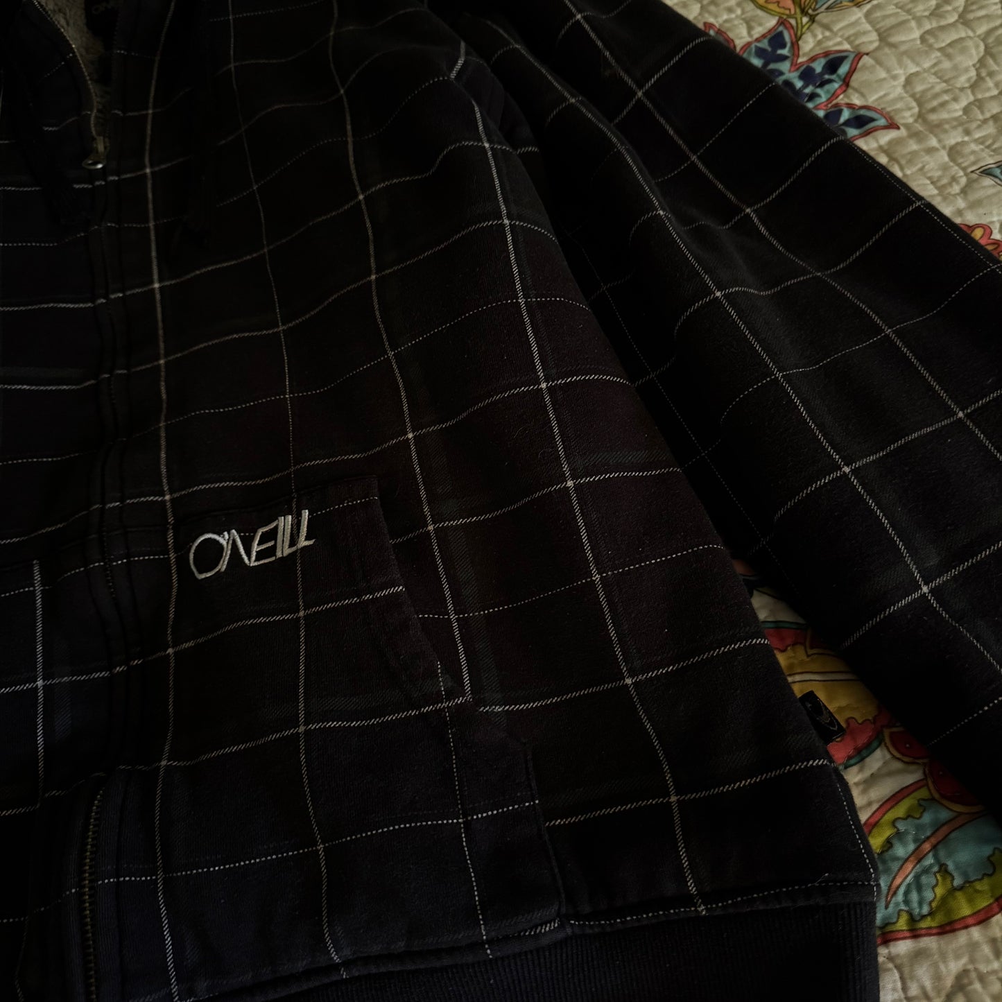 black & gray o’neil plaid sherpa y2k surfer zip up jacket (xl)
