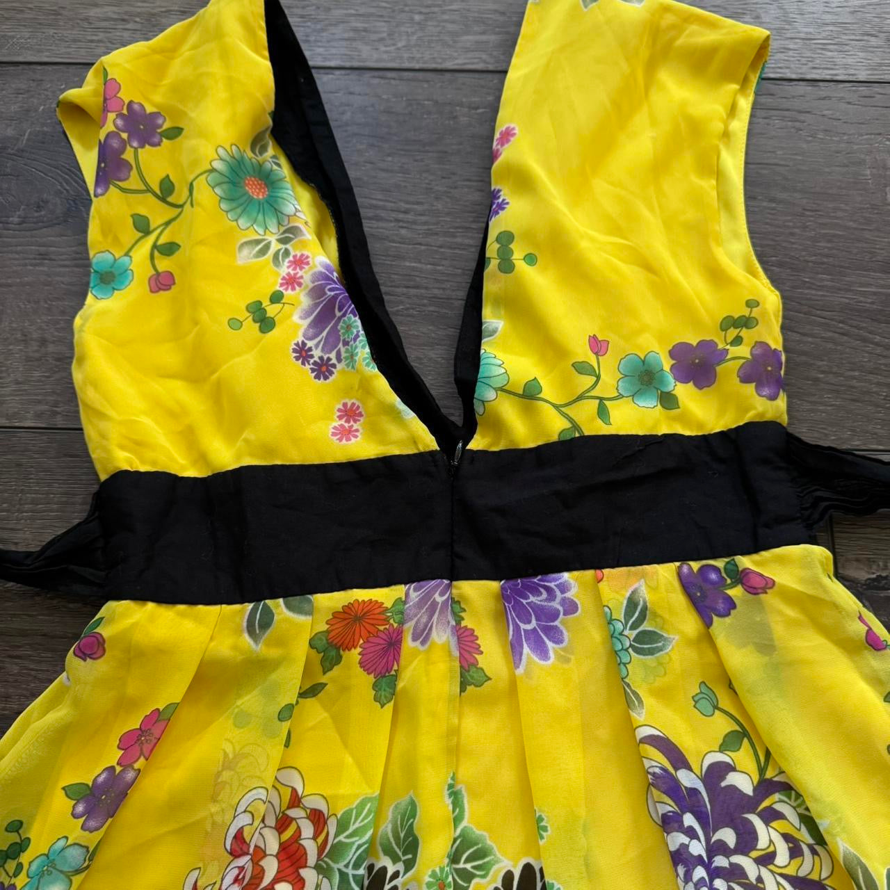 beautiful yellow y2k floral tie back blouse